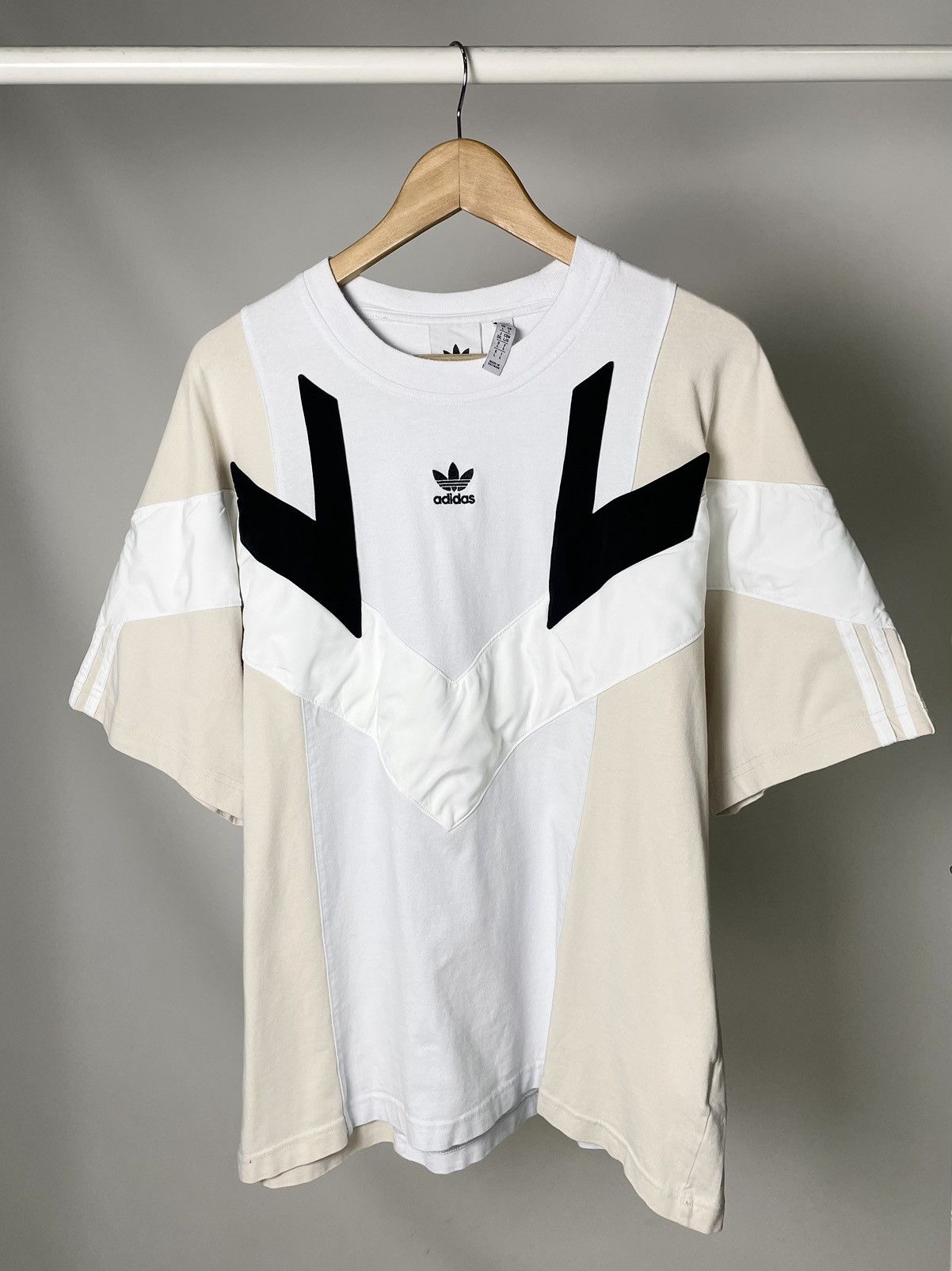 Adidas Adidas Originals 👻 nylon patched vintage jersey tee t shirt Size US L / EU 52-54 / 3 - 2 Thumbnail