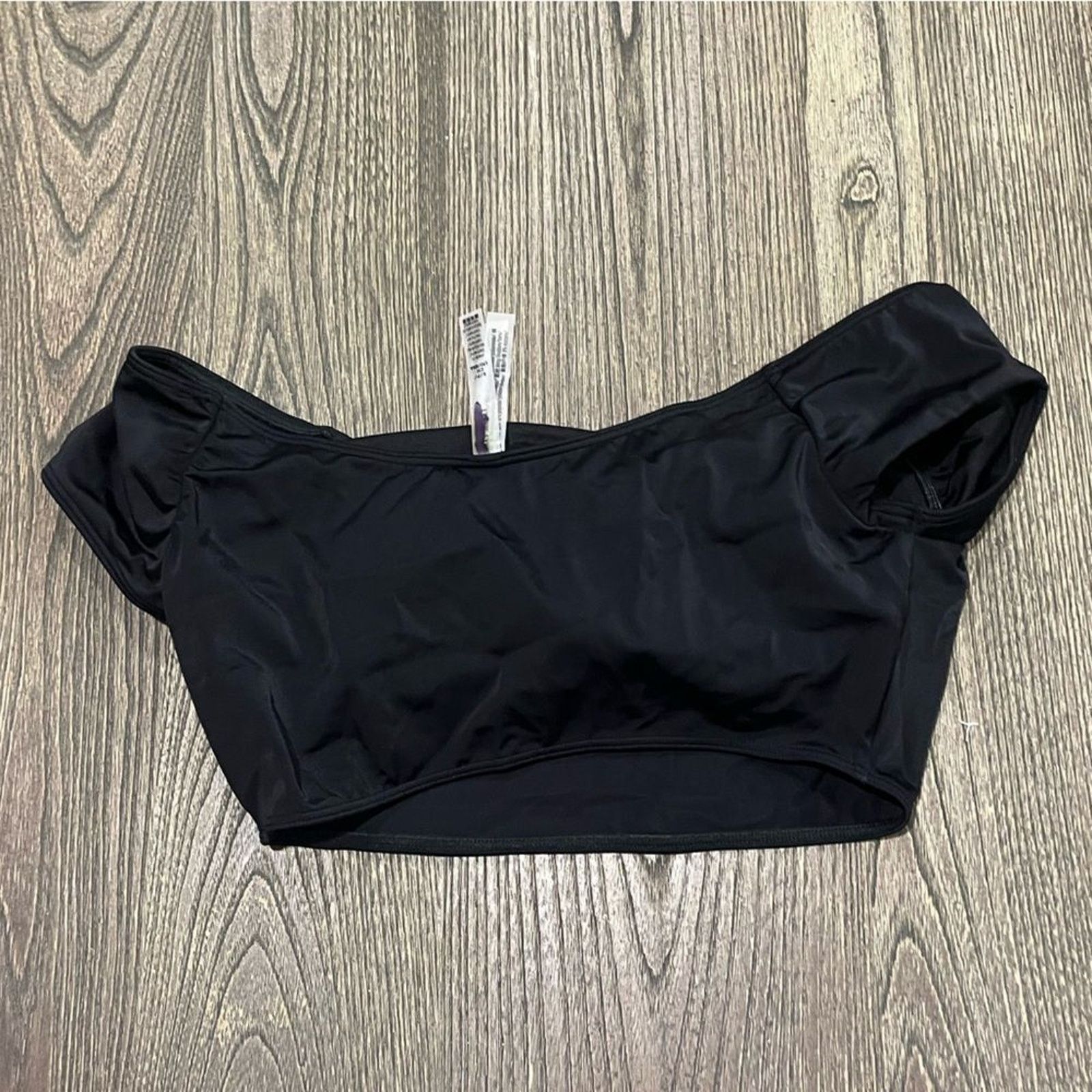 Victoria's Secret NWOT Victoria’s Secret Swim Off-Shoulder Bikini Top Padded S Size S / US 4 / IT 40 - 4 Thumbnail
