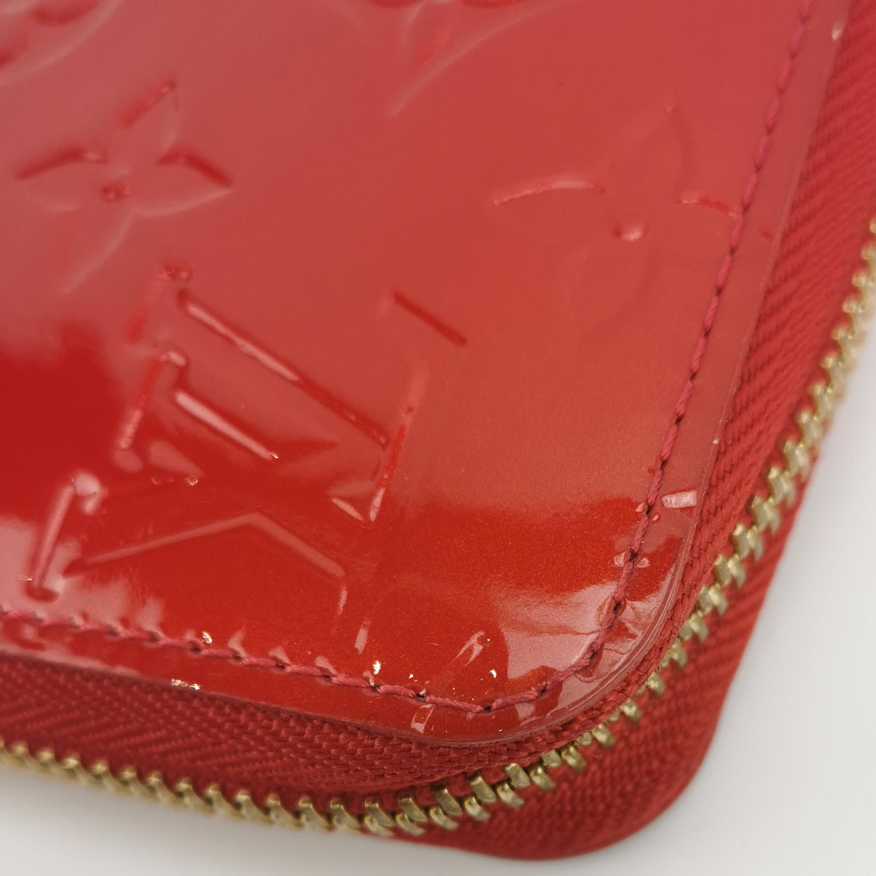 Louis Vuitton Louis Vuitton (LV) Zippy patent leather embossed monogram z Size ONE SIZE - 6 Thumbnail