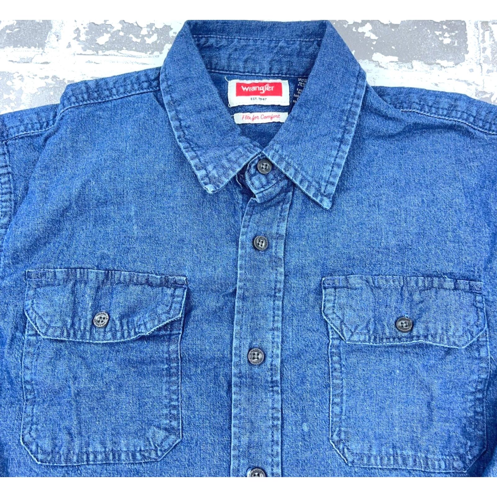 Wrangler VINTAGE Wrangler Shirt Men Medium Denim Blue Button Up Western Rugged Work Wear Jean Size US M / EU 48-50 / 2 - 2 Thumbnail