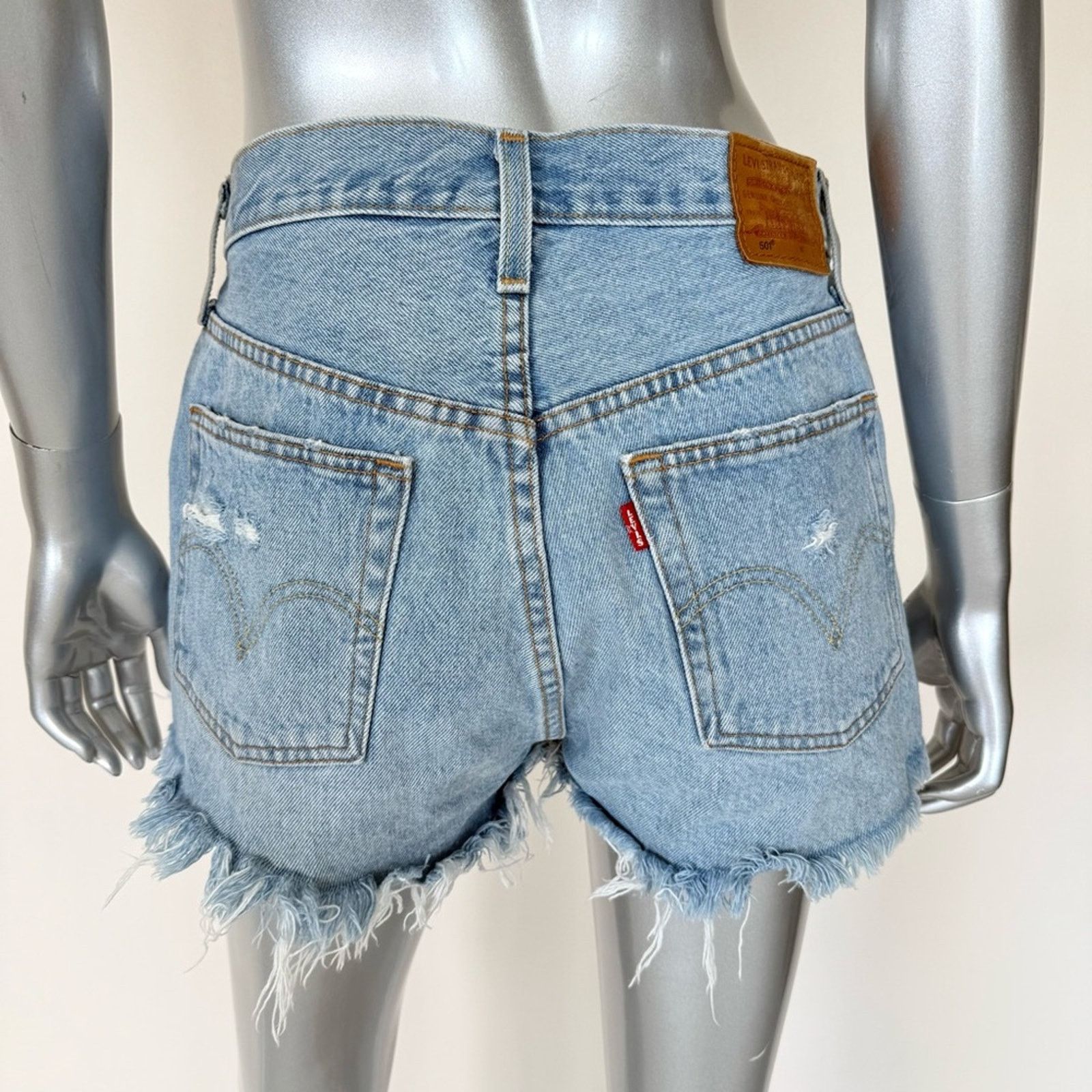 Levi's Levi’s women jeans shorts size 27 Size 27" / US 4 / IT 40 - 4 Thumbnail