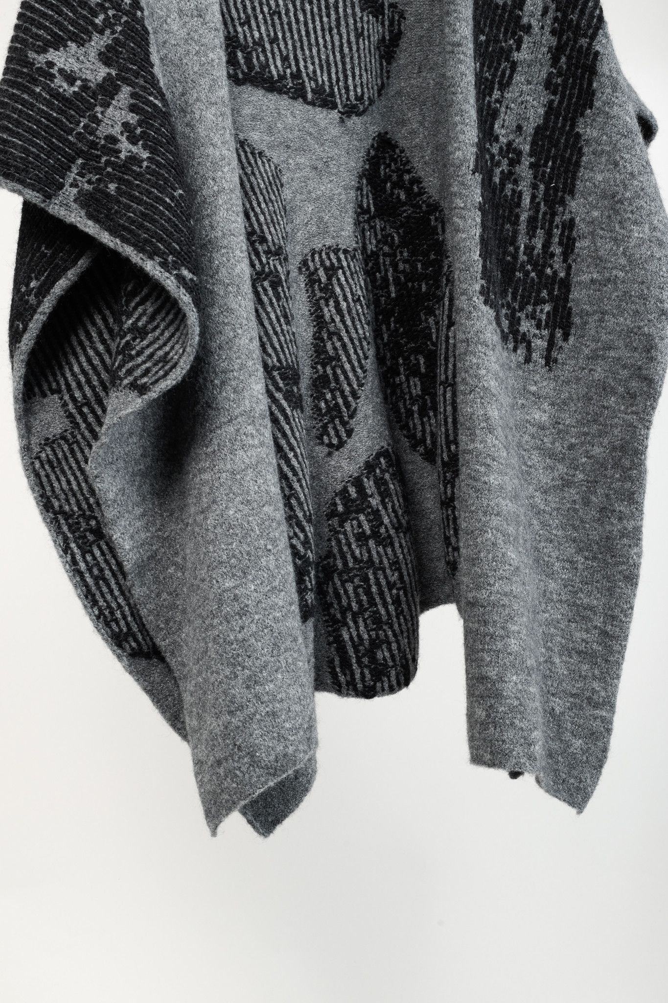 Other Crea Concept AW/19 Abstract-Embroidery Knit Shawl Size ONE SIZE - 6 Thumbnail