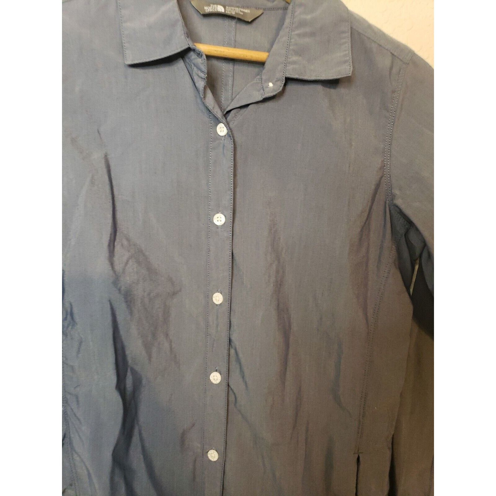 The North Face The North Face Women’s Blue Chambray Long Sleeve Top sz XS Size XS / US 0-2 / IT 36-38 - 4 Thumbnail