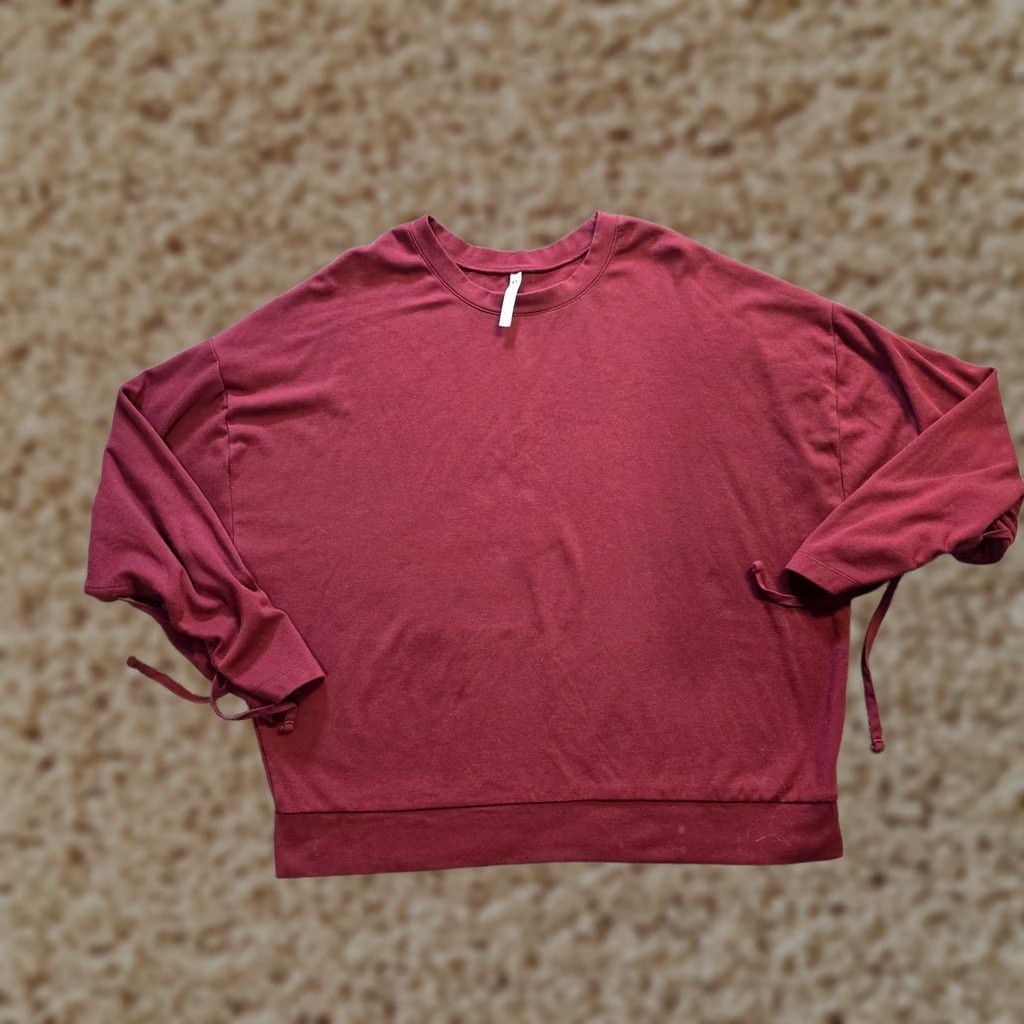 Fabletics Fabletics Sweatshirt Womens Size Large Red Lightweight Pullover Casual Lounge Size L / US 10 / IT 46 - 1 Thumbnail