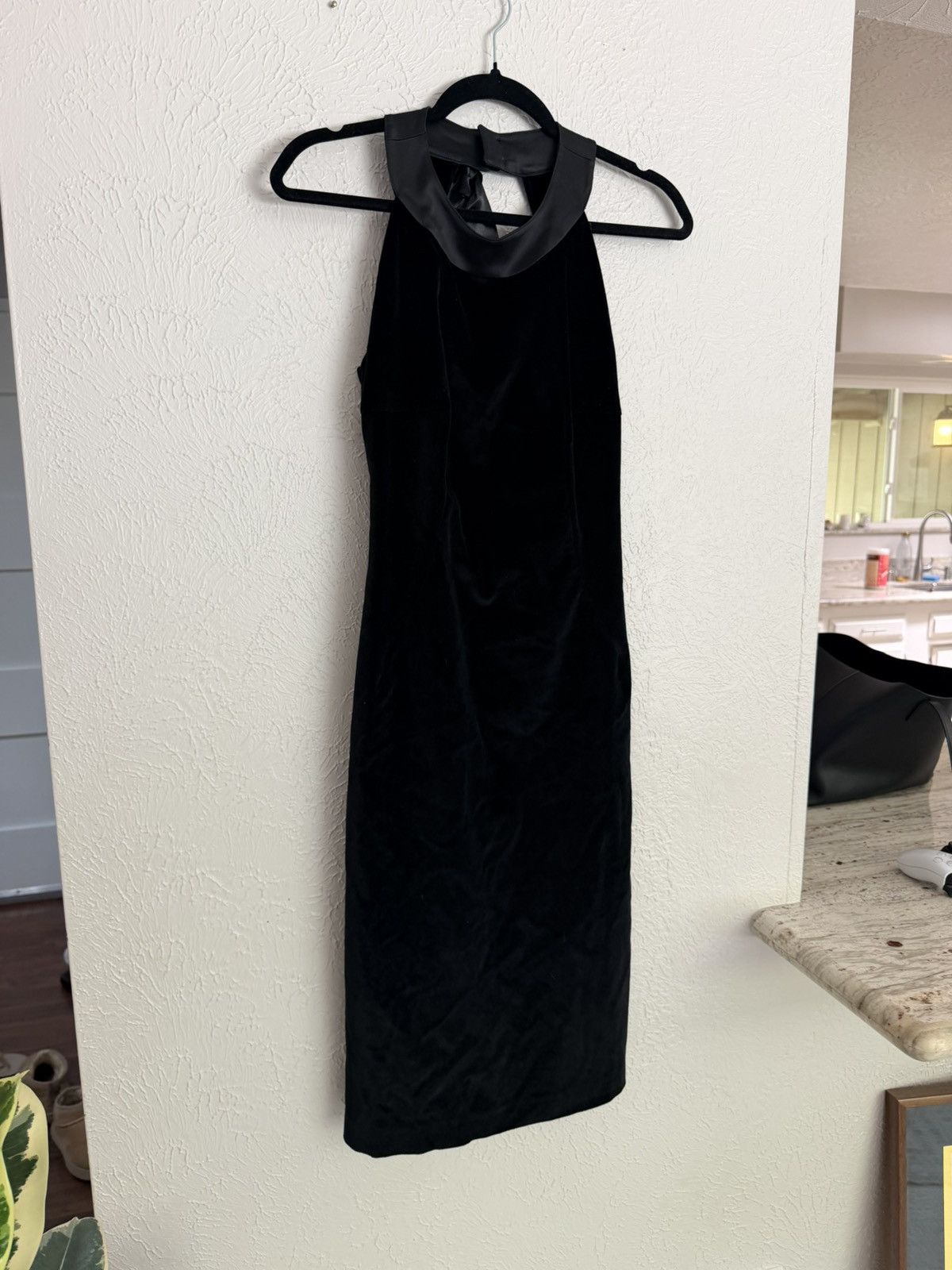 Tara Jarmon Tara Jarmon 90s black velvet open back halter mini dress Size S / US 4 / IT 40 - 9 Thumbnail