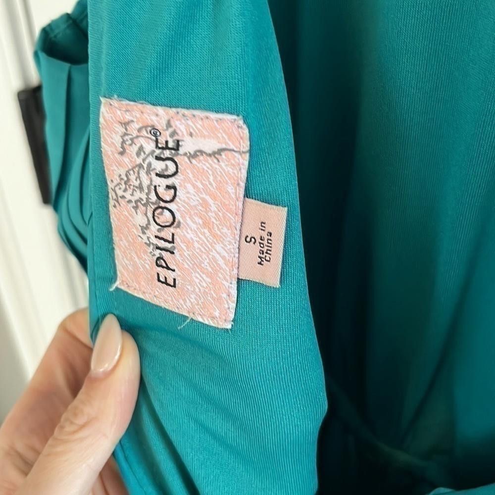 Designer Epilogue deep v back formal pleated dress Size S / US 4 / IT 40 - 4 Thumbnail