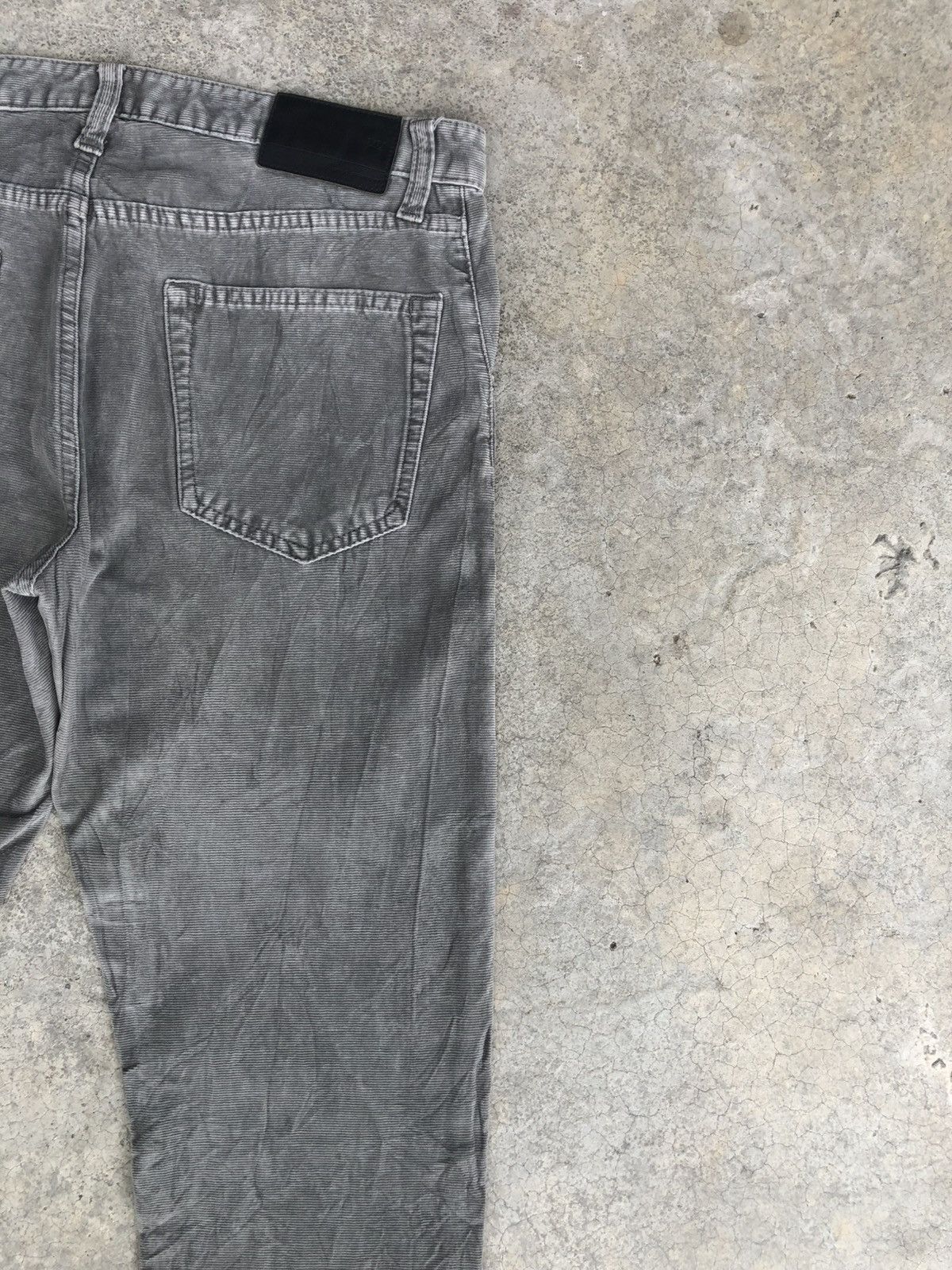 Undercover × Uniqlo Undercover x Uniqlo Distressed Jeans Skinny Jeans Size US 31 - 10 Thumbnail