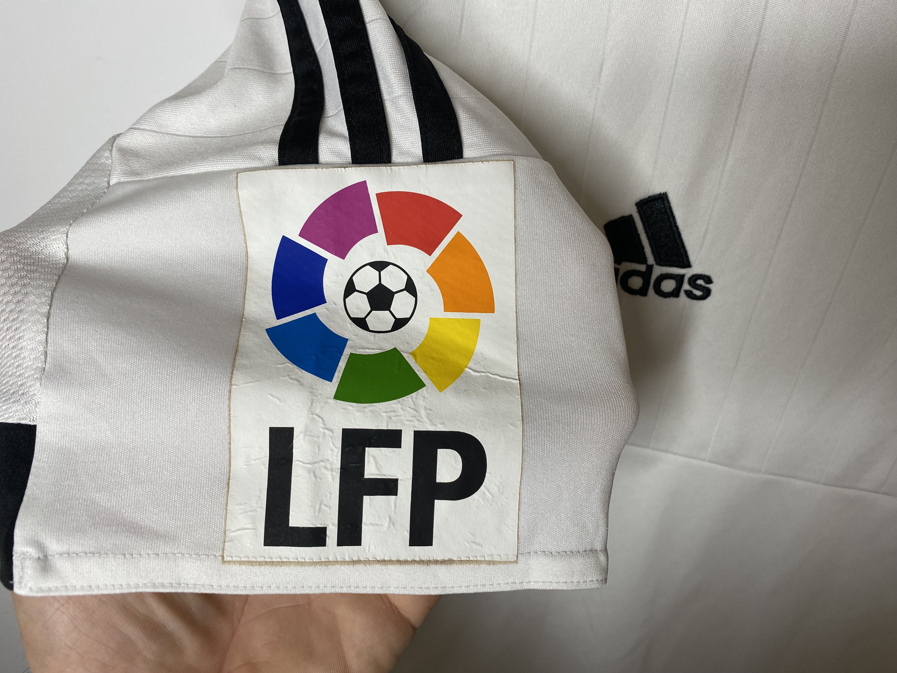 Adidas VALENCIA 2015 2016 HOME FOOTBALL SHIRT SOCCER JERSEY ADIDAS Size US M / EU 48-50 / 2 - 5 Thumbnail