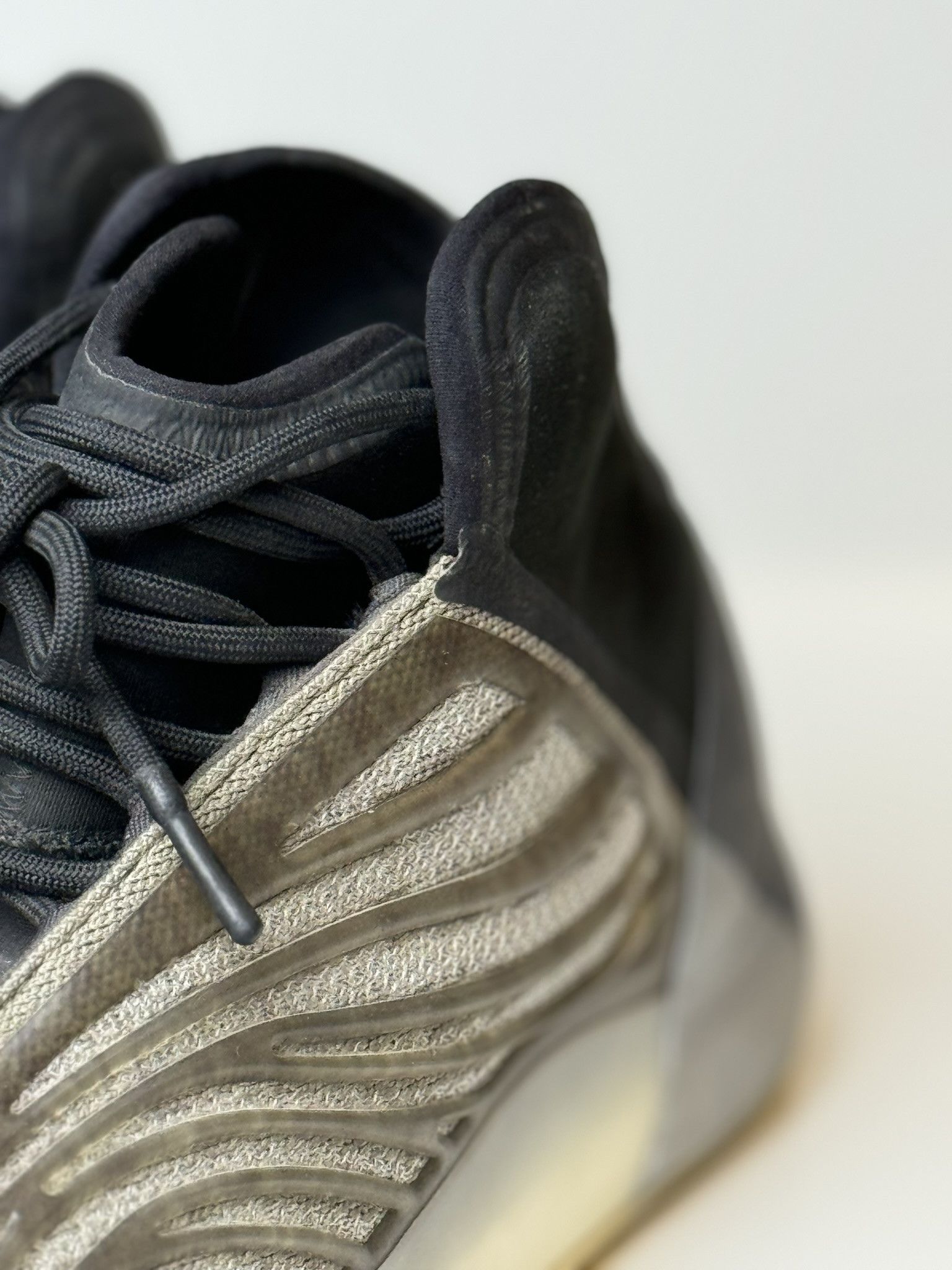 Adidas × Yeezy Adidas Yeezy Quantum Size US 11.5 / EU 44-45 - 3 Thumbnail