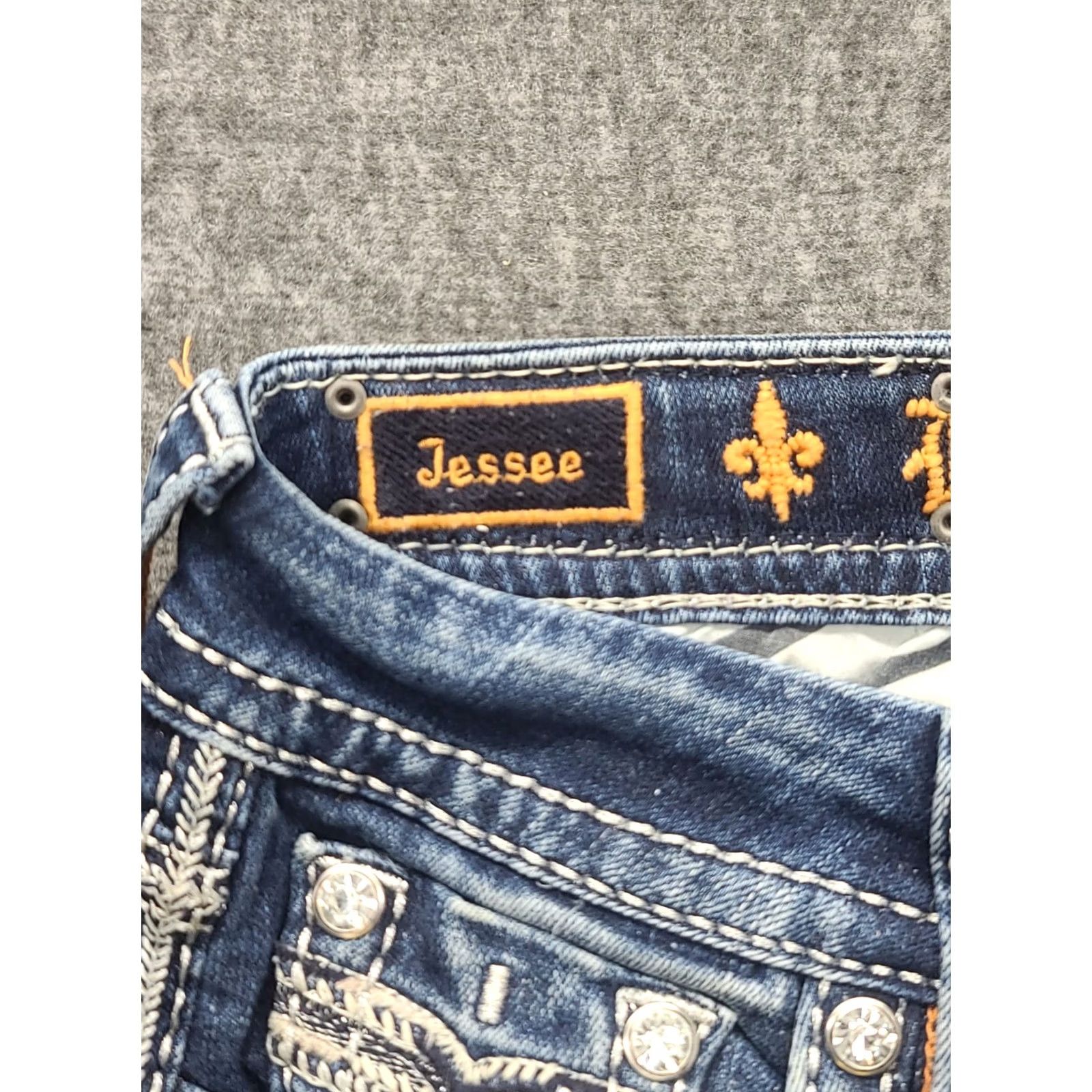 Vintage Rock Revival Jeans Womens 28x29 Relaxed Bootcut Mid Rise Denim Jewel Embroidered Rhinestone Rock Revival Jessee Womens Jeans Boys? Size 28" / US 6 / IT 42 - 3 Thumbnail