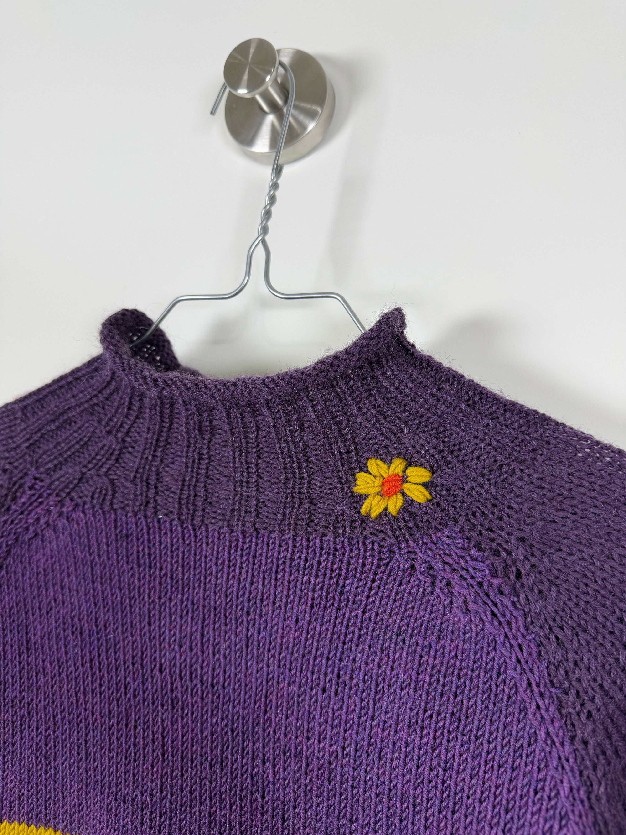 Vintage Women's Lovely Wool Knit Sweater (S) Size S / US 4 / IT 40 - 2 Thumbnail