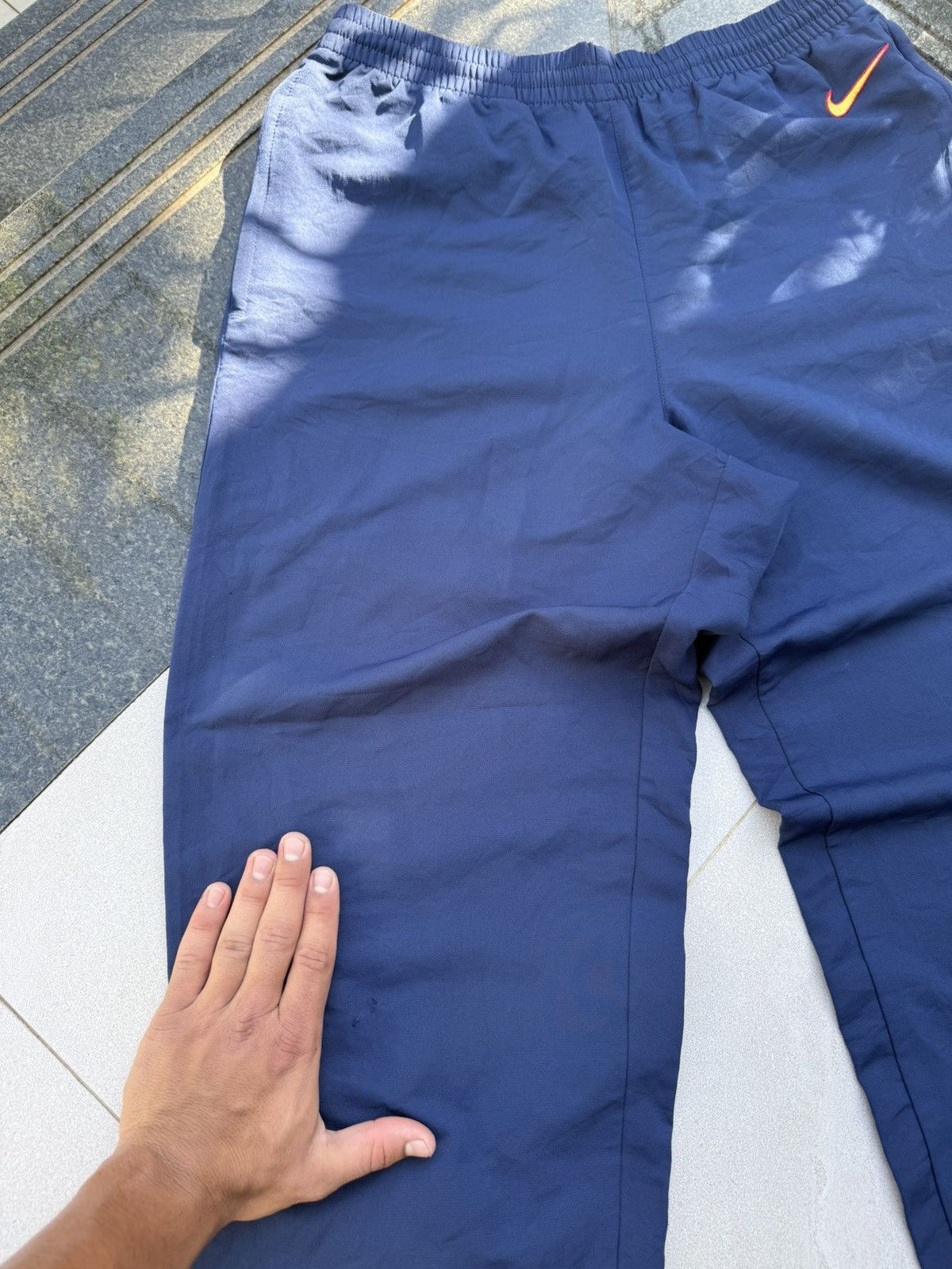 Nike 90’s NIKE RARE SWOOSH LOGO Y2K VINTAGE ZIP NYLON TRACK PANTS Size US 32 / EU 48 - 8 Thumbnail