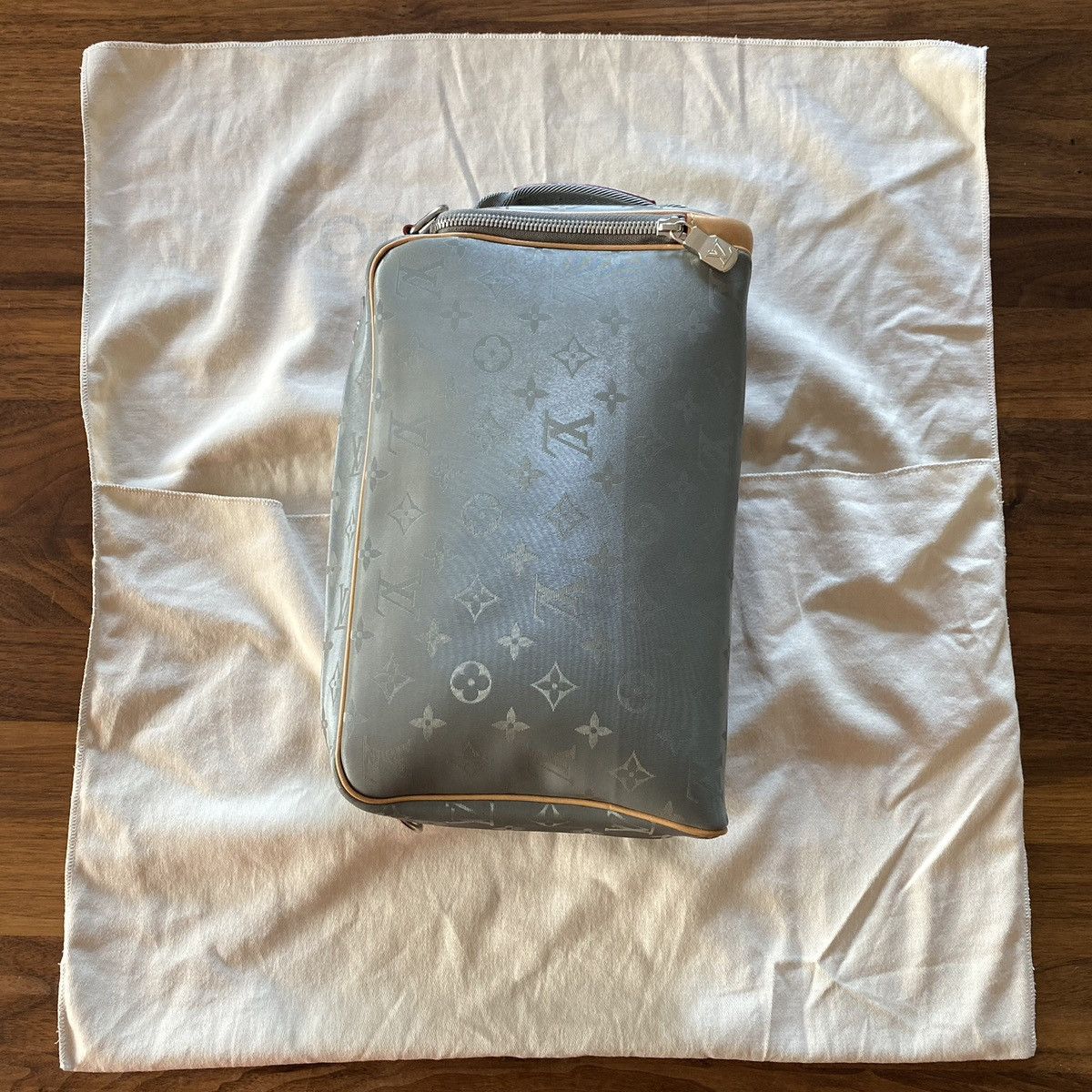 Louis Vuitton 1 of 1 FW18 Titanium Monogram Camera Bag Size ONE SIZE - 5 Thumbnail