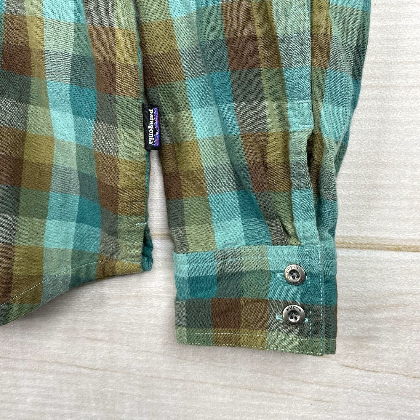 Patagonia Patagonia Shirt Womens 6 Green Plaid Button-Up V-Neck Pocket Flannel Organic Cotton Top Size M / US 6-8 / IT 42-44 - 4 Thumbnail