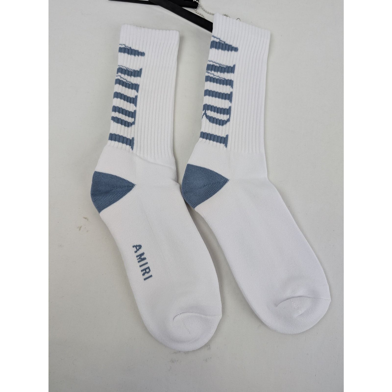 Amiri o1rshd1 Q:2 / Size: 43-44 / Amiri Vertical Logo Socks White Size ONE SIZE - 1 Thumbnail
