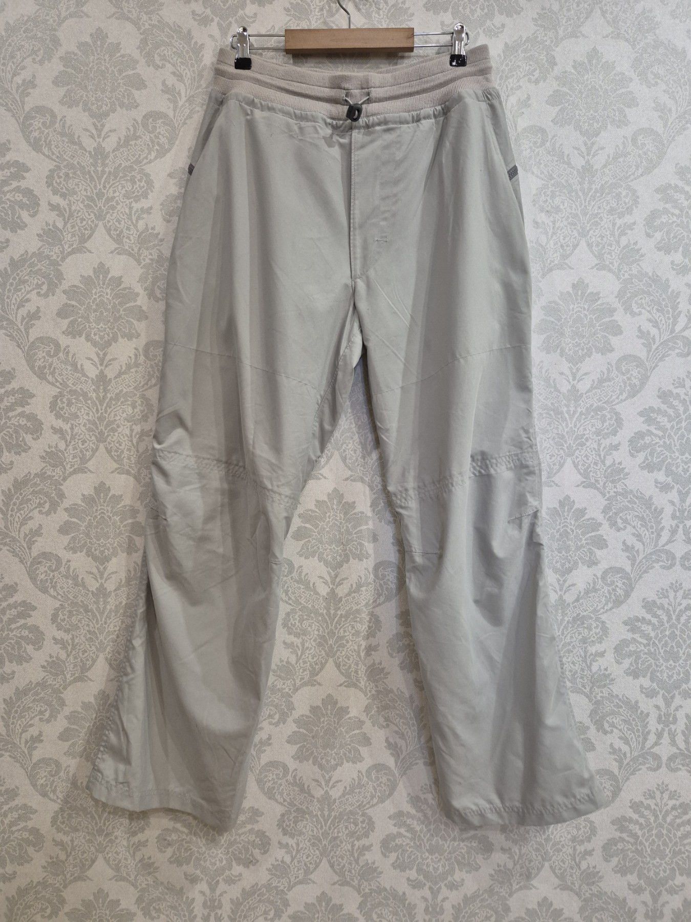 Nike Vtg Nike LeBron James "Witness" Tech Pants Grey Y2K 2000s Size US 34 / EU 50 - 1 Thumbnail