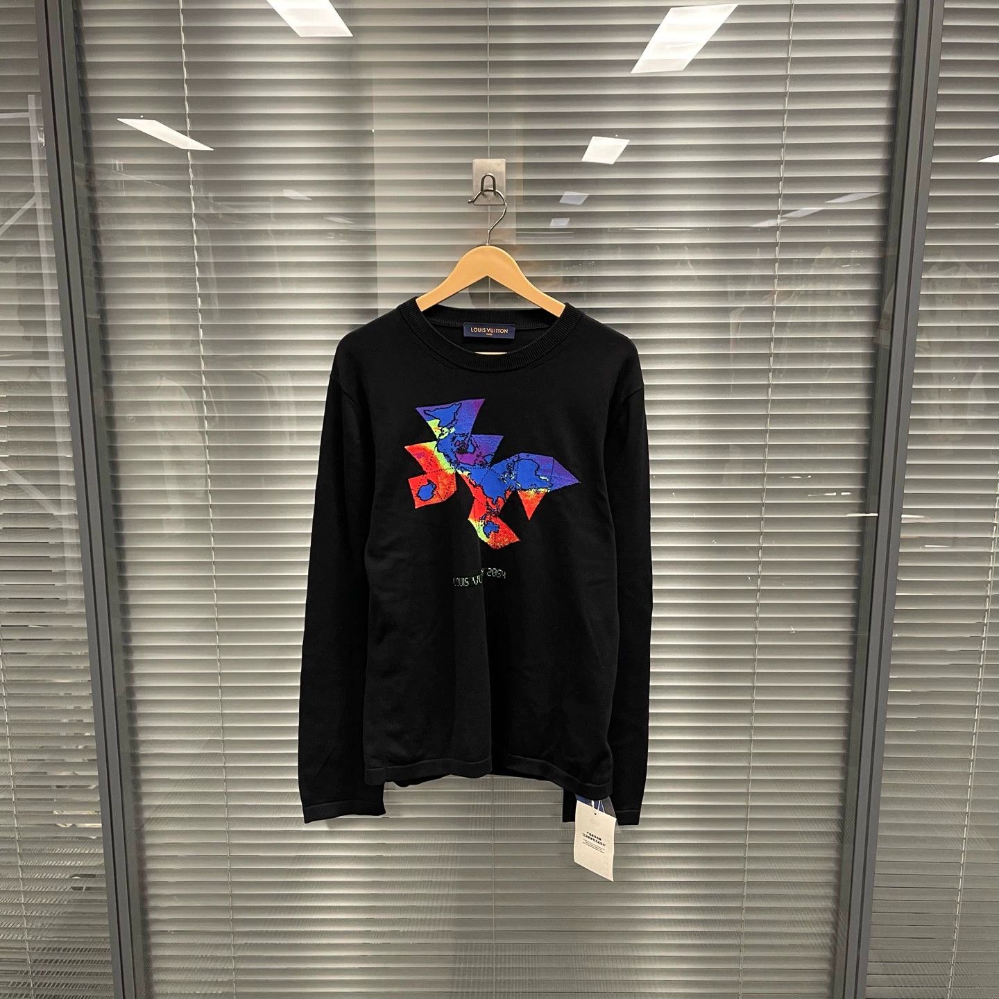 Louis Vuitton LV 2054 Heat-Reactive Knit Sweater L 99 New Size US L / EU 52-54 / 3 - 1 Thumbnail