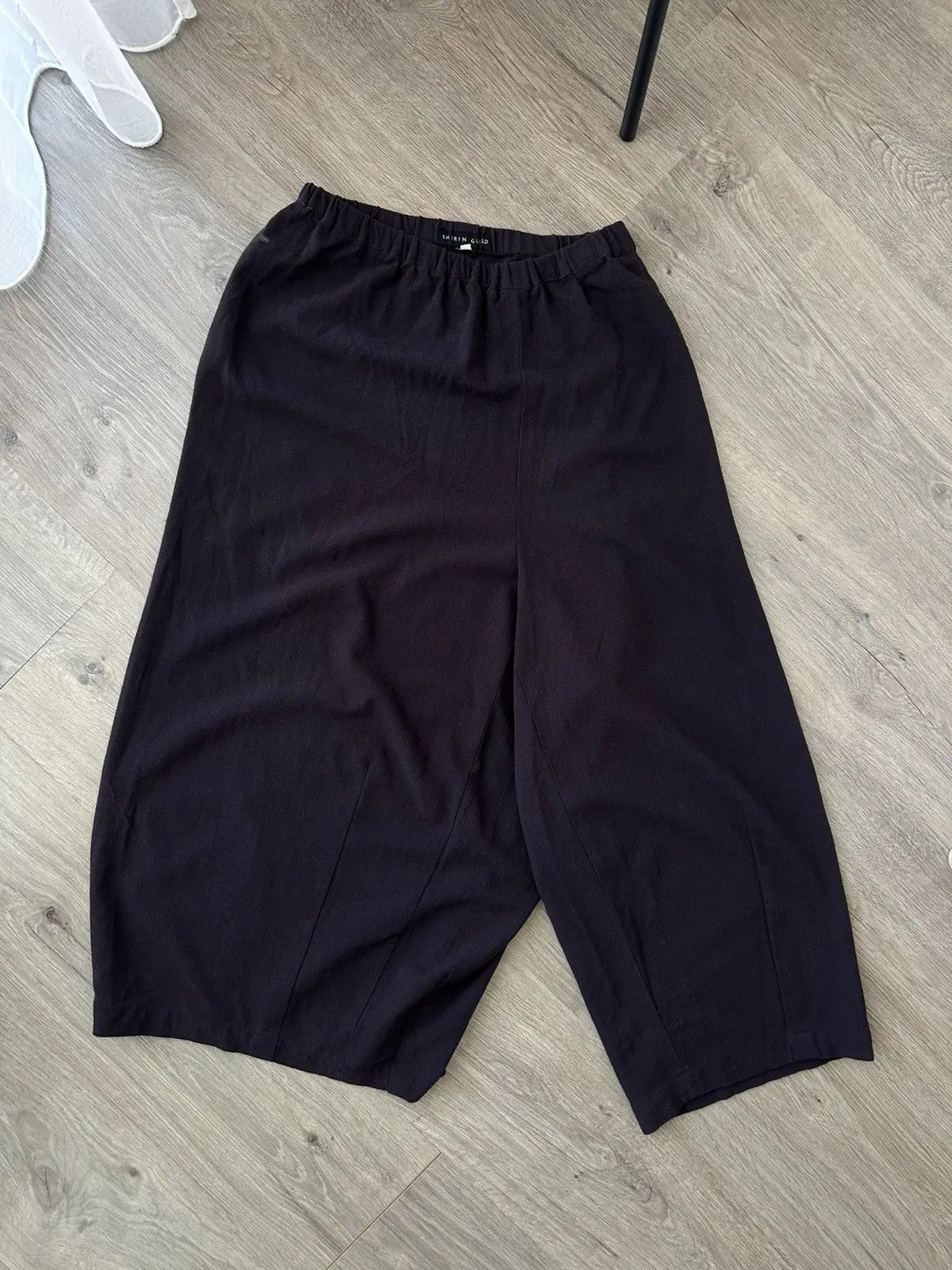 Japanese Brand Vintage Shirin Guild Wide Short Baggy 100% Wool women Pants Size US 28 / EU 44 - 1 Thumbnail