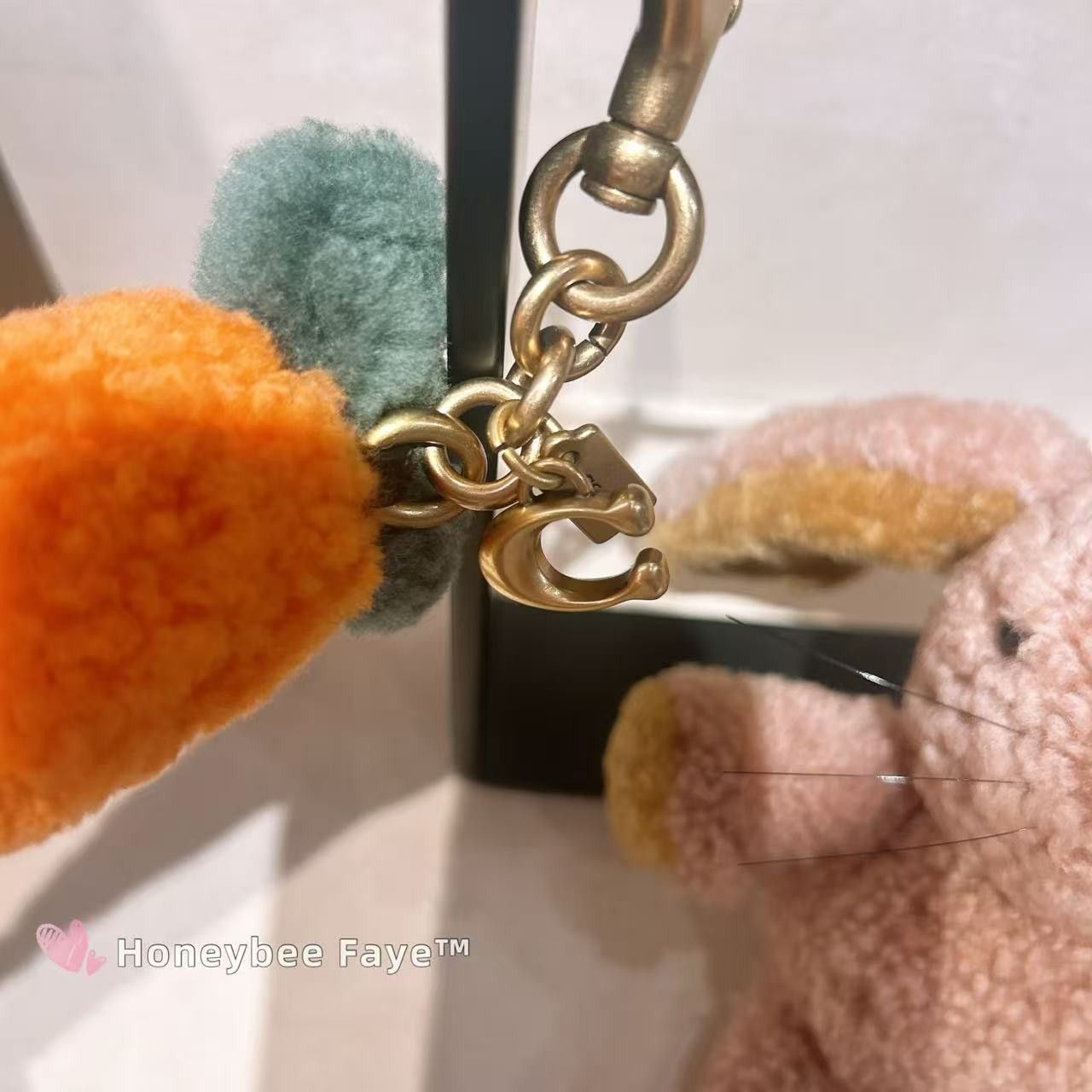 Coach Carroty Bag Charm In Shearling CCR25 Size ONE SIZE - 2 Thumbnail
