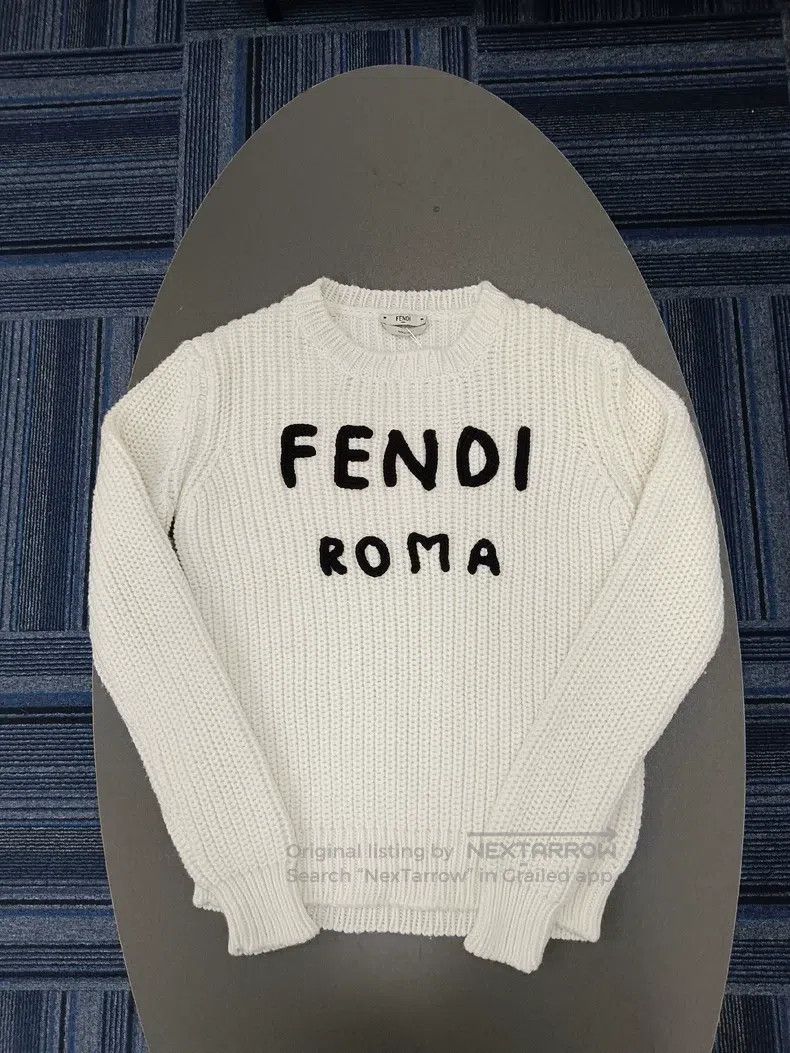 Fendi Fendi Classic Logo Crewneck Knit Sweater - White Size XS / US 0-2 / IT 36-38 - 1 Thumbnail