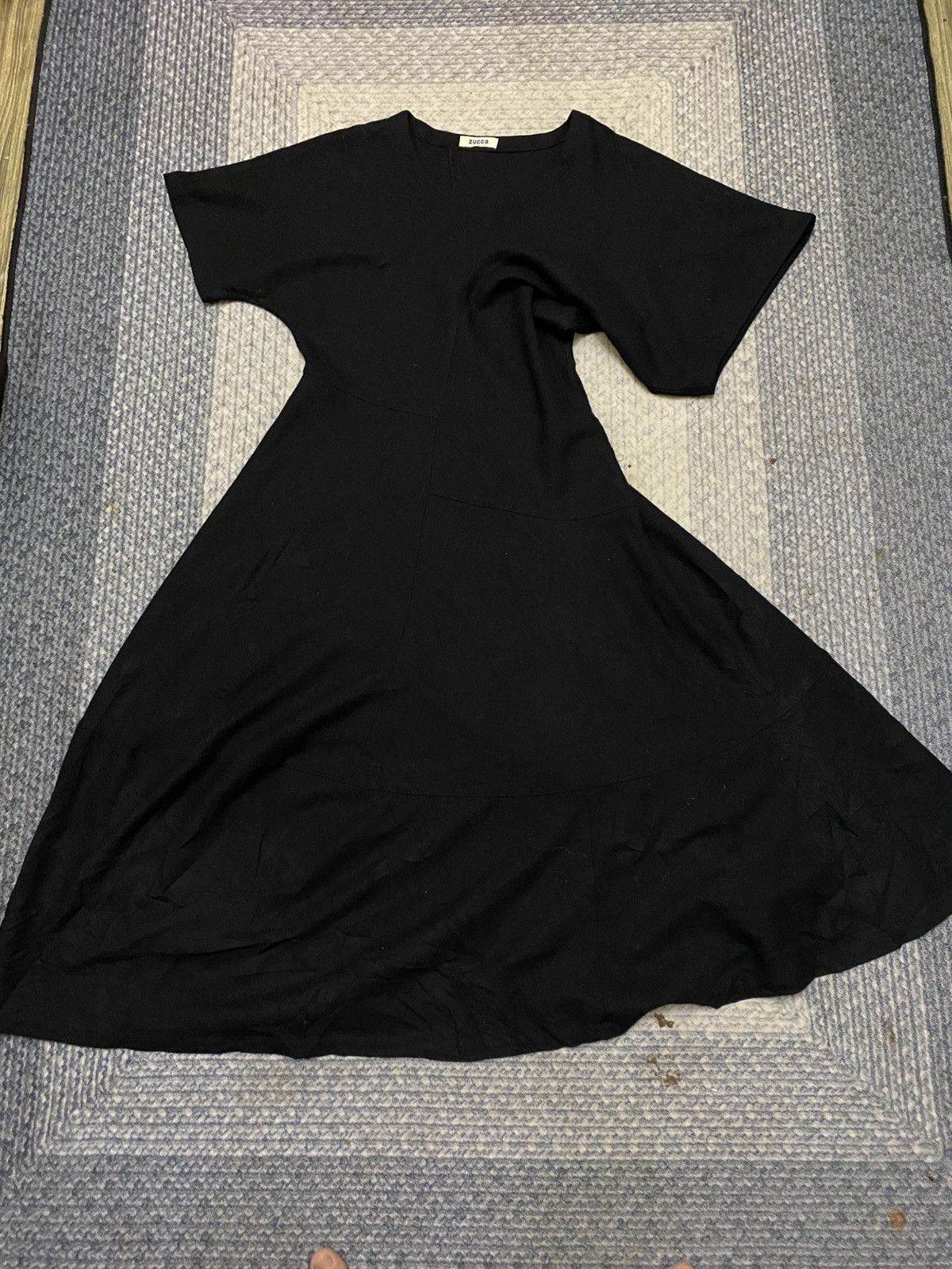 Zucca ZUCCA MINIMALISM ASYMETRICAL DESIGN BLACK WOOL DRESS Size M / US 6-8 / IT 42-44 - 4 Thumbnail