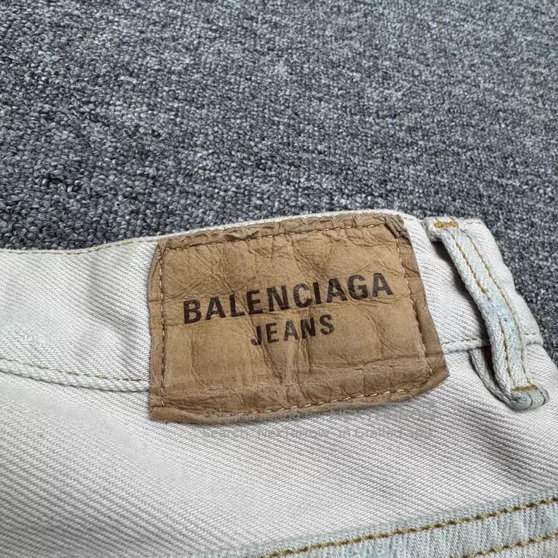 Balenciaga Balenciaga size M pants Size US 27 - 6 Thumbnail