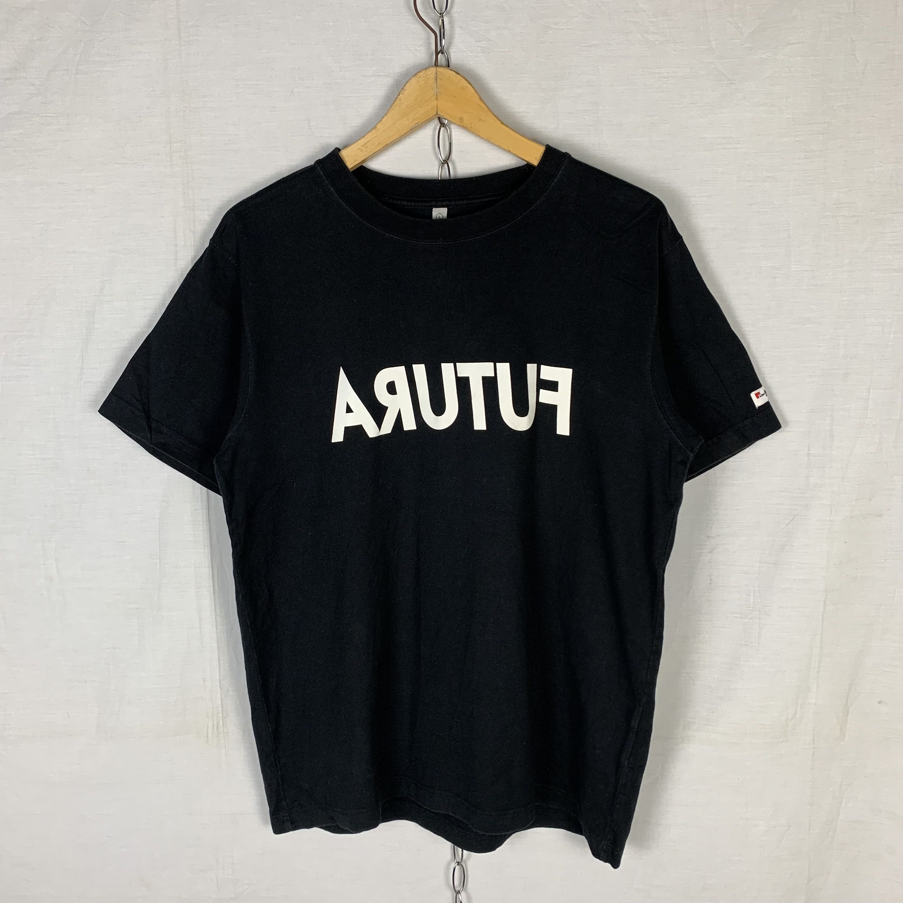 Uniqlo Uniqlo x Futura Tshirt Size US L / EU 52-54 / 3 - 1 Thumbnail