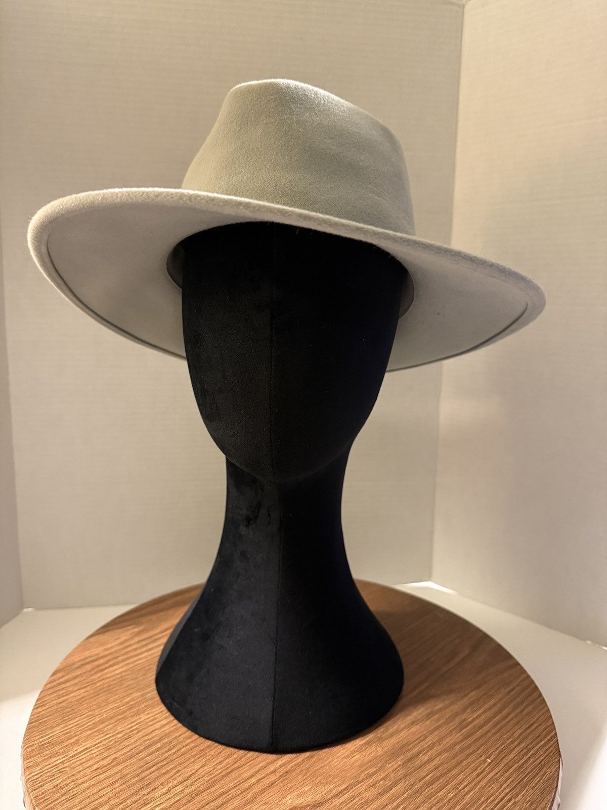Bloomingdale's Bloomingdale’s Felt Grey Wide Boho Brimmed Fedora Hat Size ONE SIZE - 1 Thumbnail