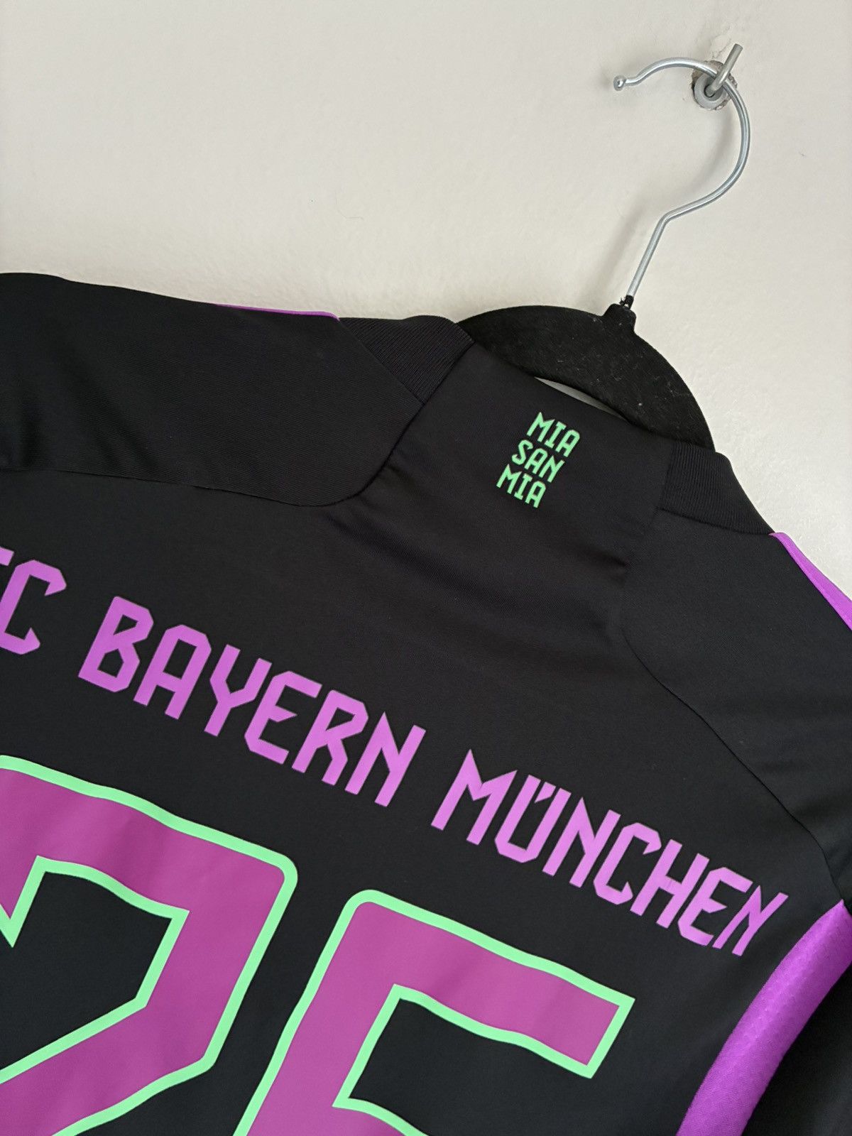 Adidas Adidas Bayern München Müller Jersey football soccer FC tee Size US XS / EU 42 / 0 - 12 Thumbnail