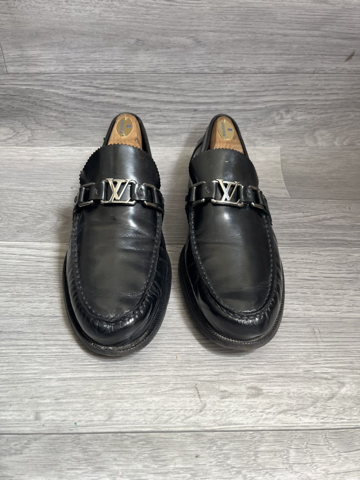 Louis Vuitton Louis Vuitton major LV logo slip on loafers uk 7.5 Size US 8.5 / EU 41-42 - 3 Thumbnail