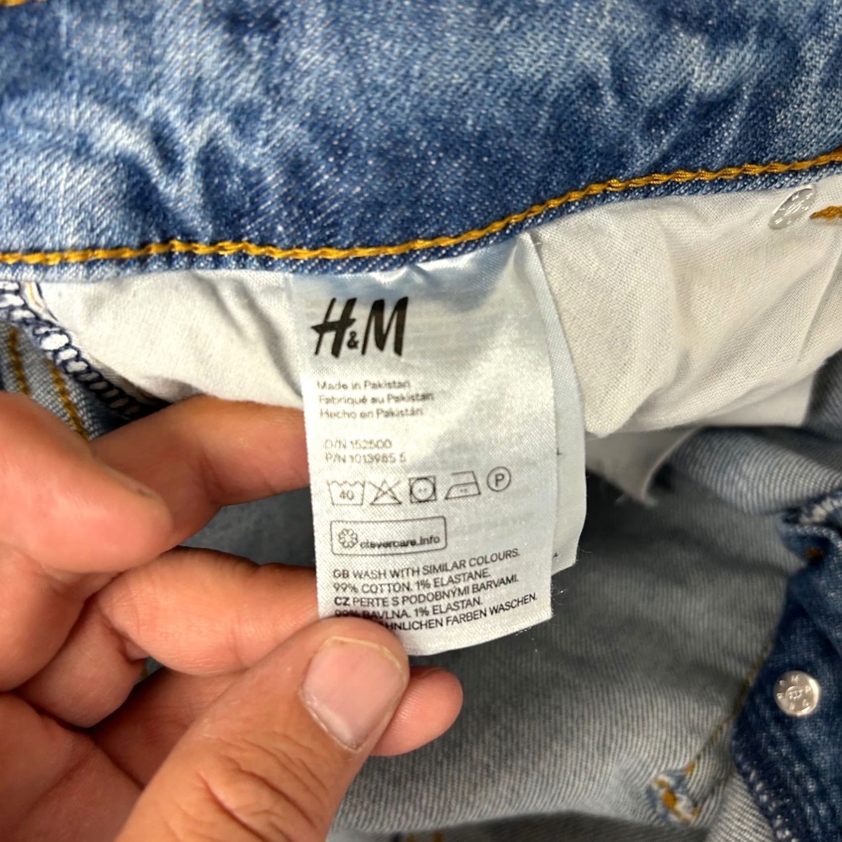 H&M H&M &Denim 90s High Waist Button Fly Raw Hem Denim Shorts Womens 16 Blue Casual Jeans Shorts Size 25" / US 0 / IT 36 - 4 Thumbnail