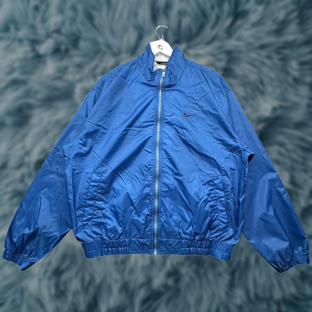 Nike VINTAGE Nike Windbreaker Jacket Mens Medium Royal Blue Swoosh Nylon Zipper Pockets Full Zip Lined 90s Sports Casual Travel Wear Mens Size US M / EU 48-50 / 2 - 1 Thumbnail
