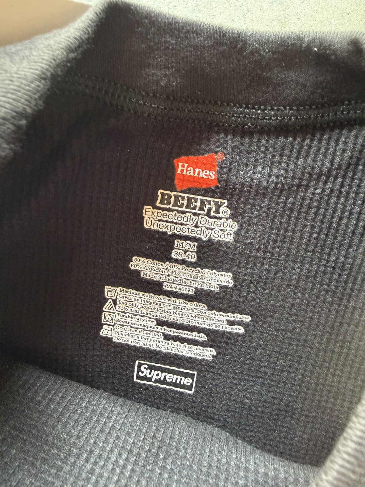Hanes × Supreme Supreme x Hanes Bone Thermal Crew Black FW21 Size US M / EU 48-50 / 2 - 5 Thumbnail