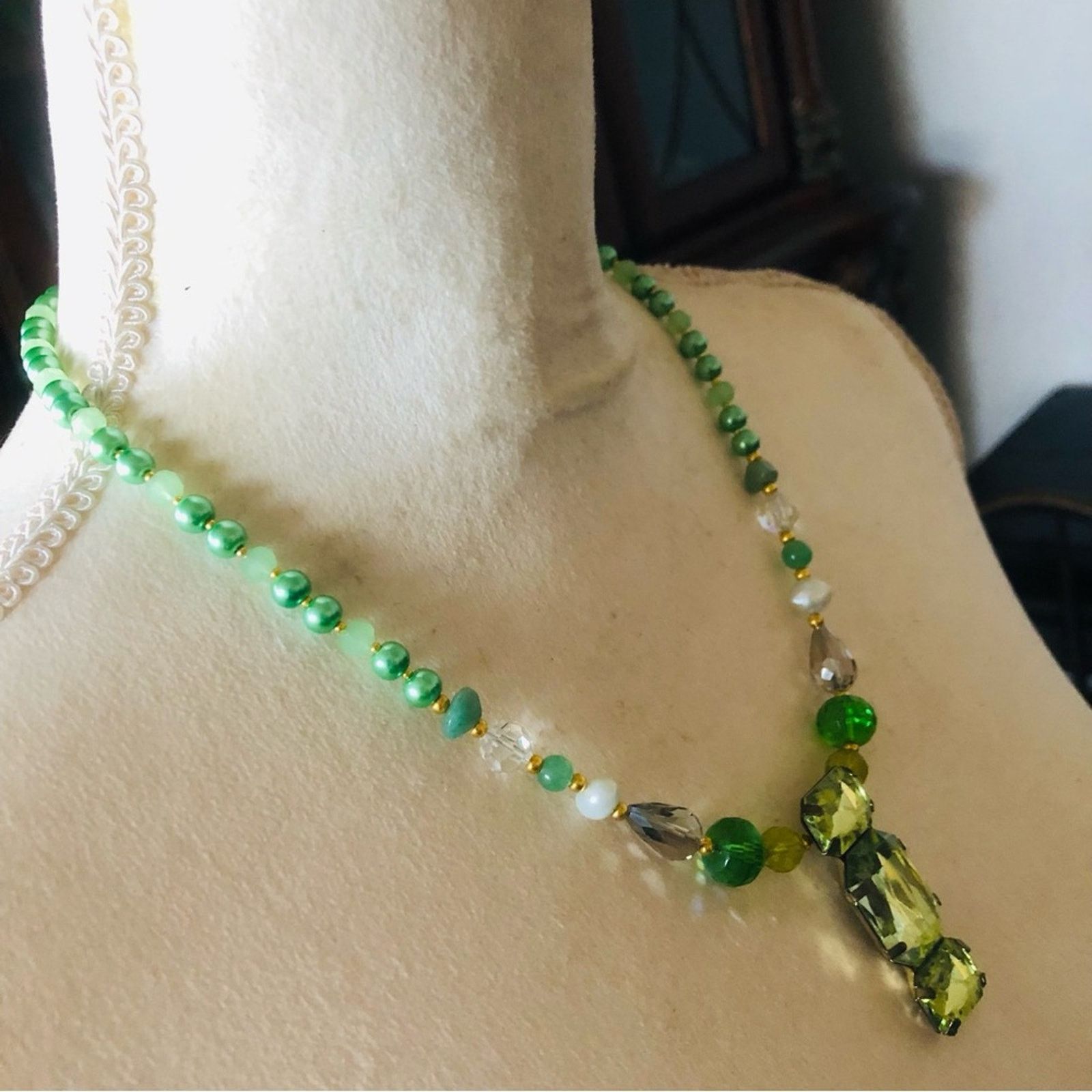 Handmade Handcrafted repurpose elegant green stone Pearl necklace Size ONE SIZE - 3 Thumbnail