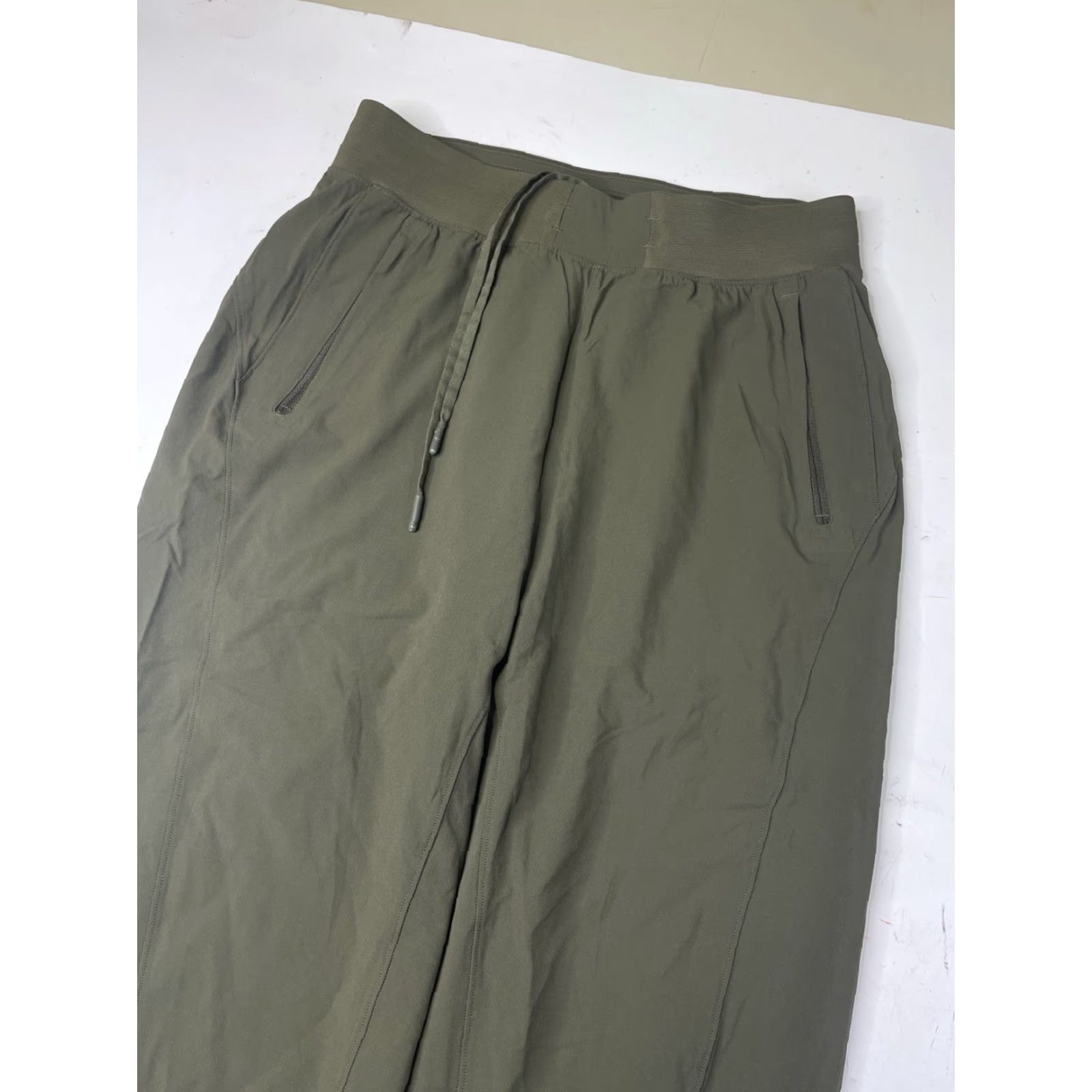 Lululemon Lululemon Women's Jogger Pants Green 6 Tapered Leg Drawstring Waist Pockets Activewear Athleisure Regular Size Type: Pants Size 28" / US 6 / IT 42 - 3 Thumbnail