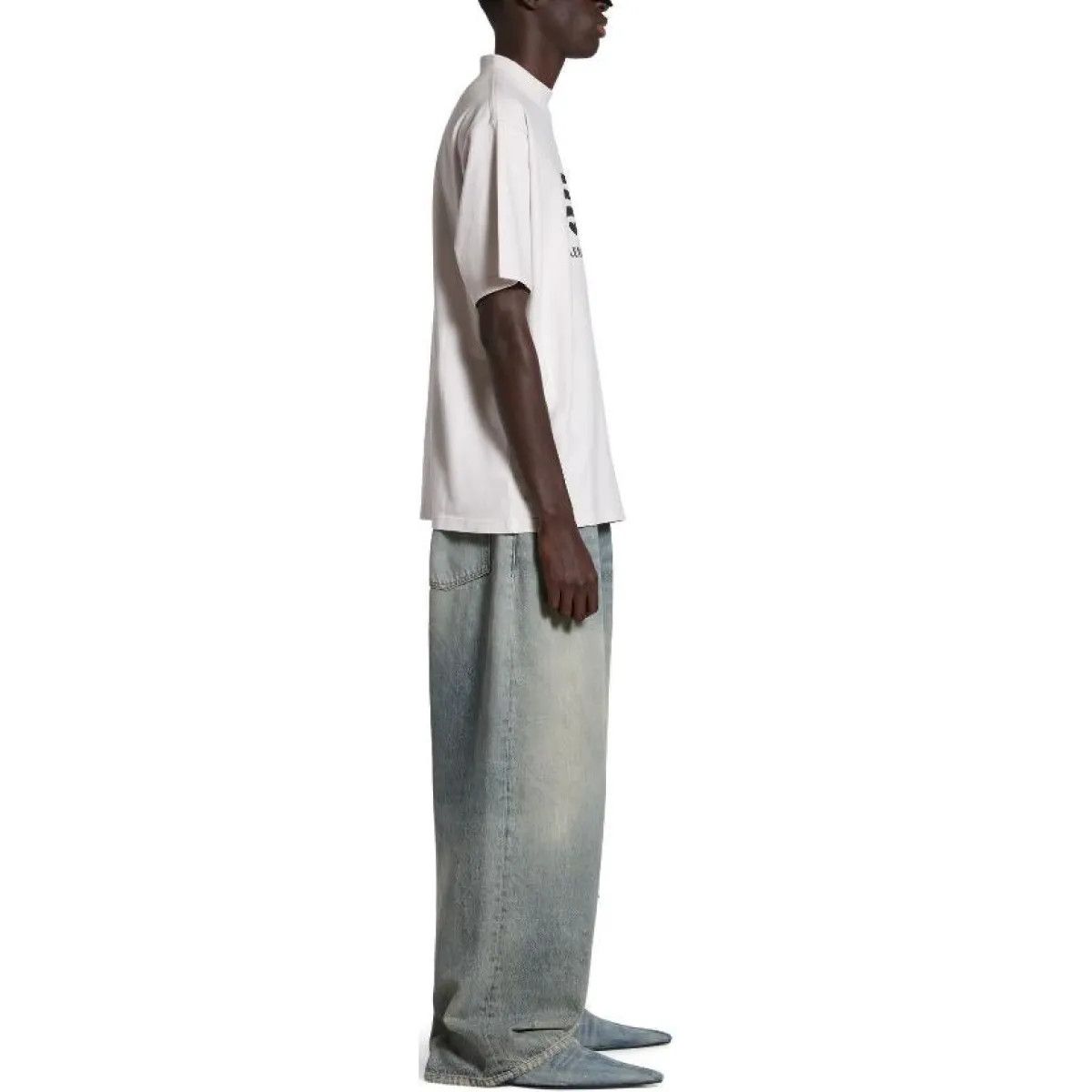 Balenciaga o1la1rc1a0325 Lo_ve T-Shirt Medium Fit in White Size US M / EU 48-50 / 2 - 5 Thumbnail