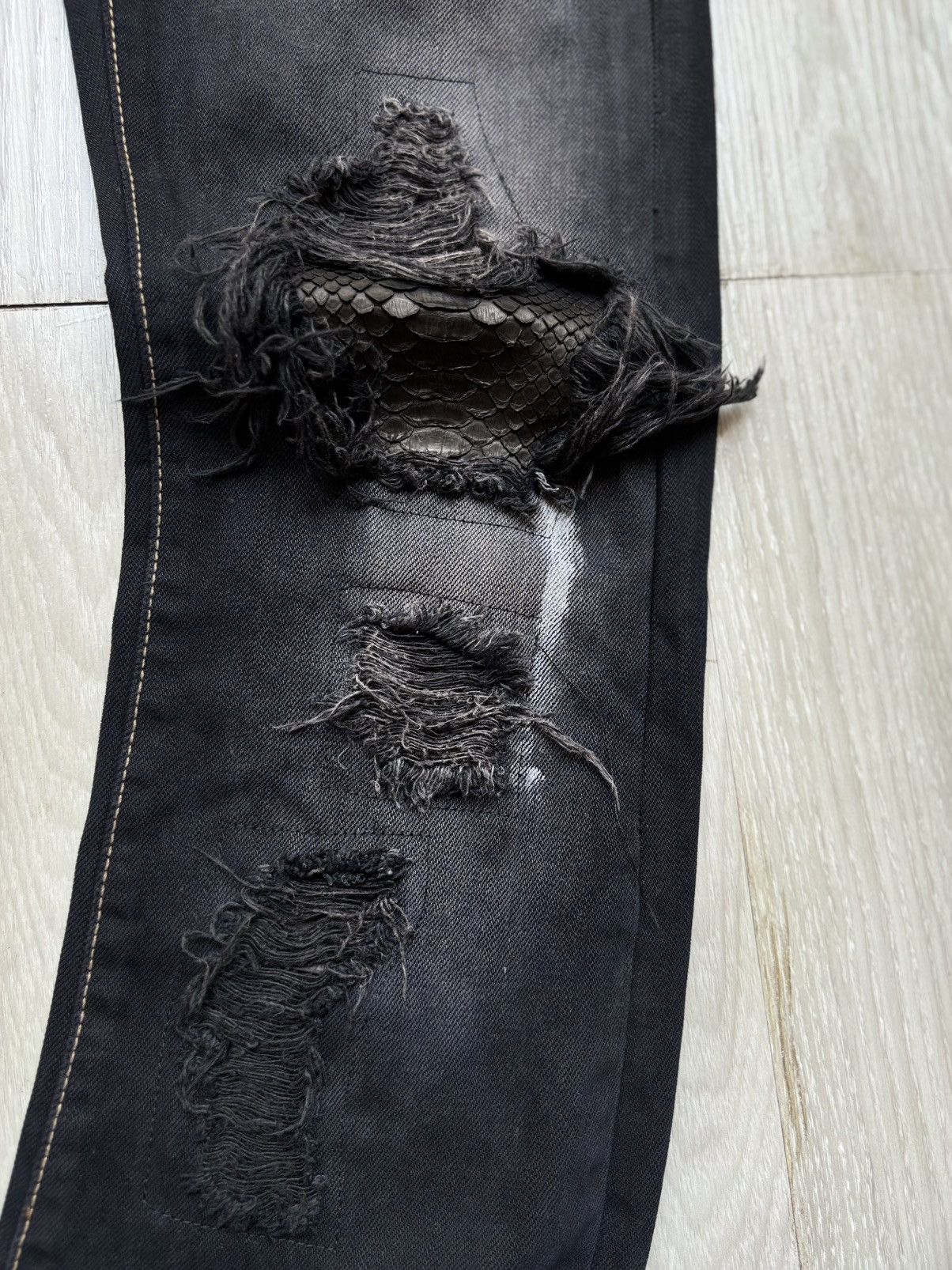 Japanese Brand Distressed flare jeans Size US 28 / EU 44 - 7 Thumbnail