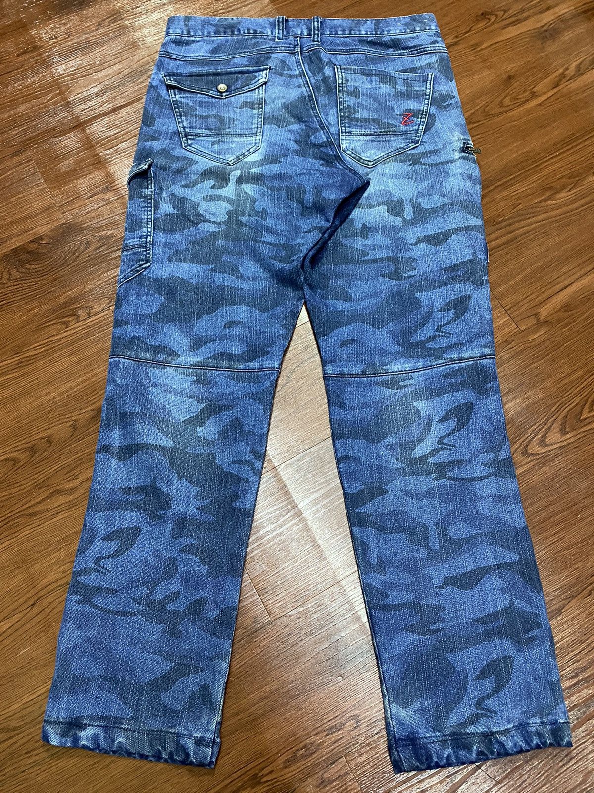 Japanese Brand Vintage Blue camo Loose Jeans Size US 33 - 2 Thumbnail