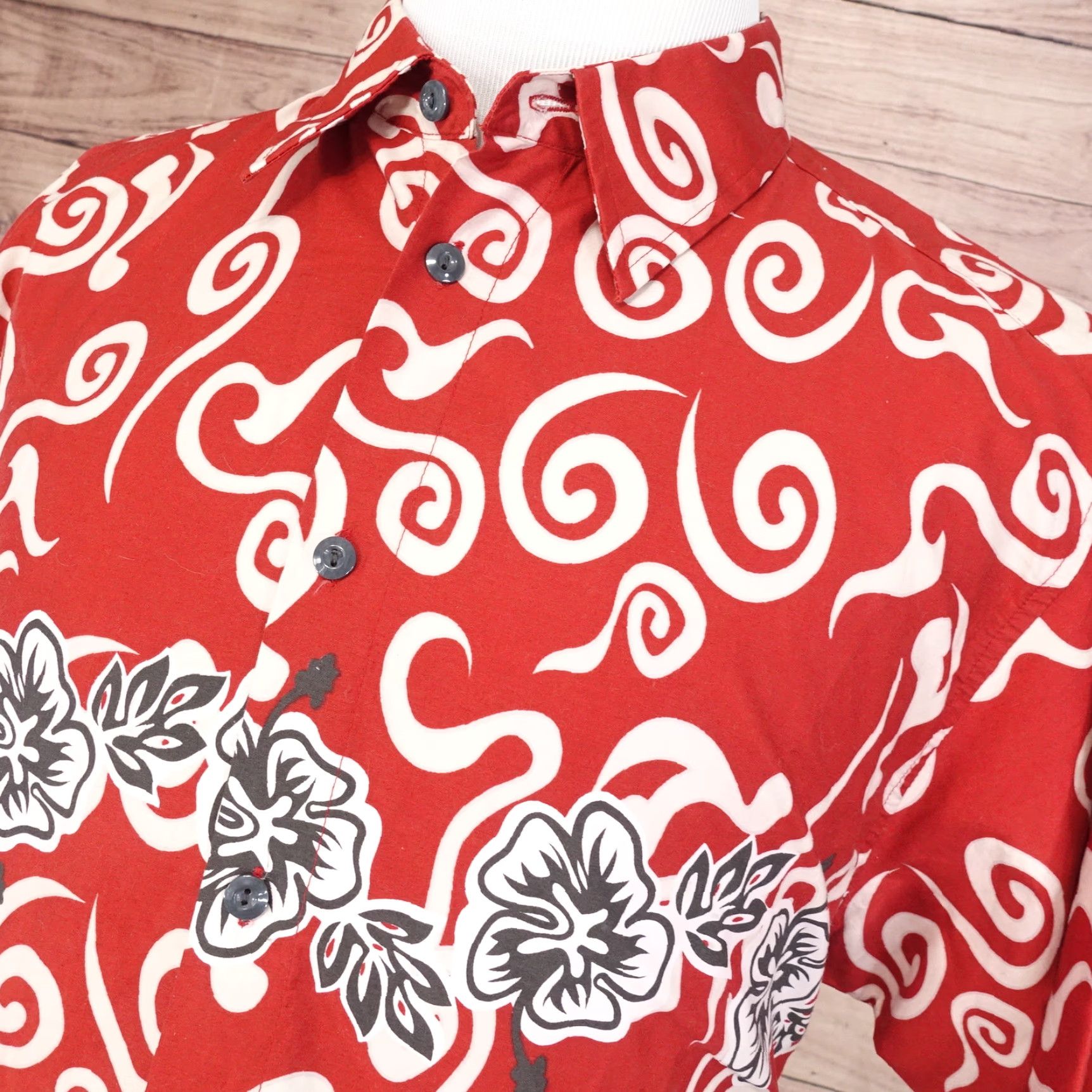 Vintage PINEAPPLE CONNECTION Red Floral Hawaiian Button-Up Shirt Mens XL Size US XL / EU 56 / 4 - 2 Thumbnail