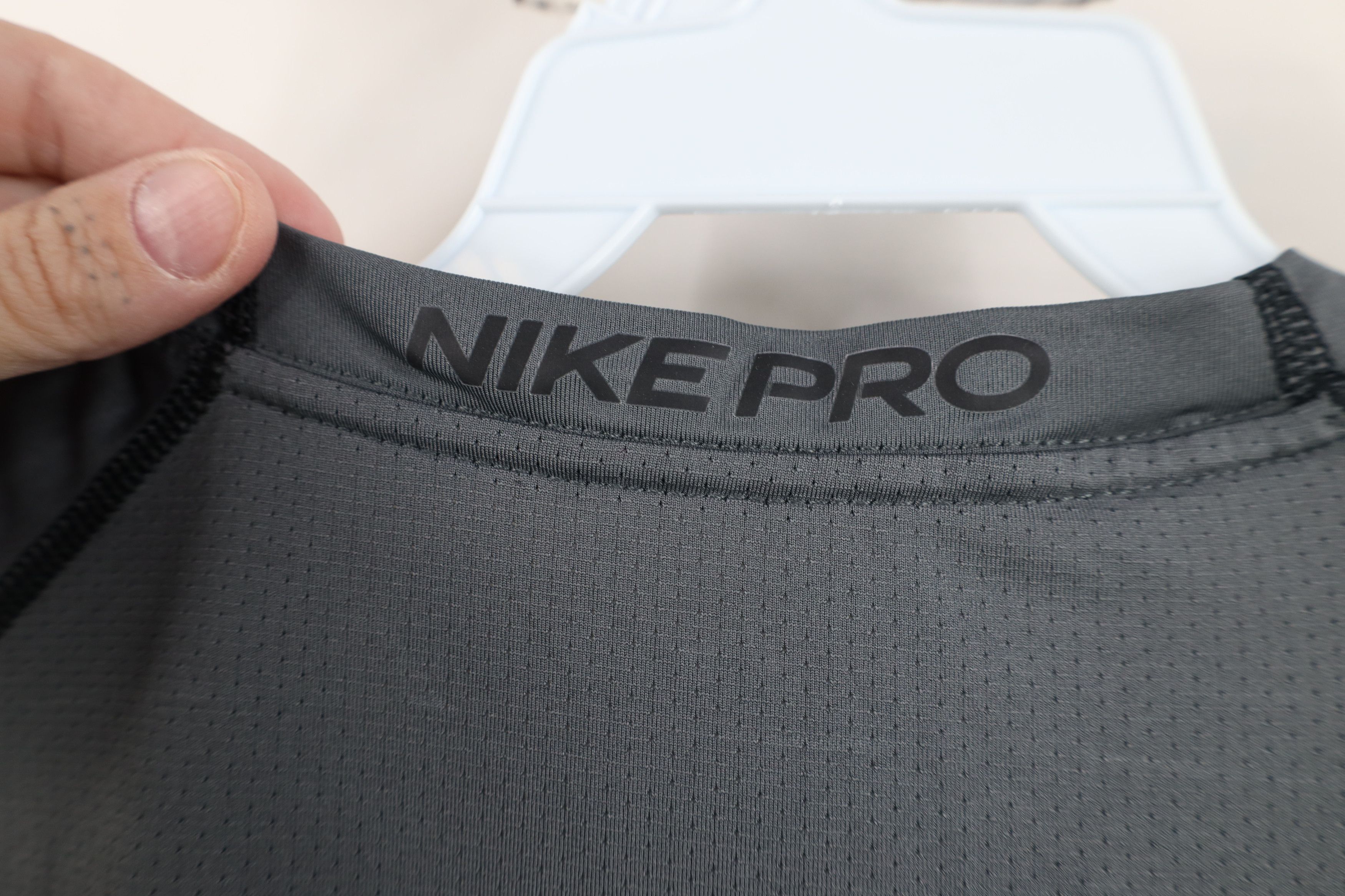 Nike Nike Pro Swoosh Logo Compression Sleeveless Training T-Shirt Size US L / EU 52-54 / 3 - 10 Thumbnail