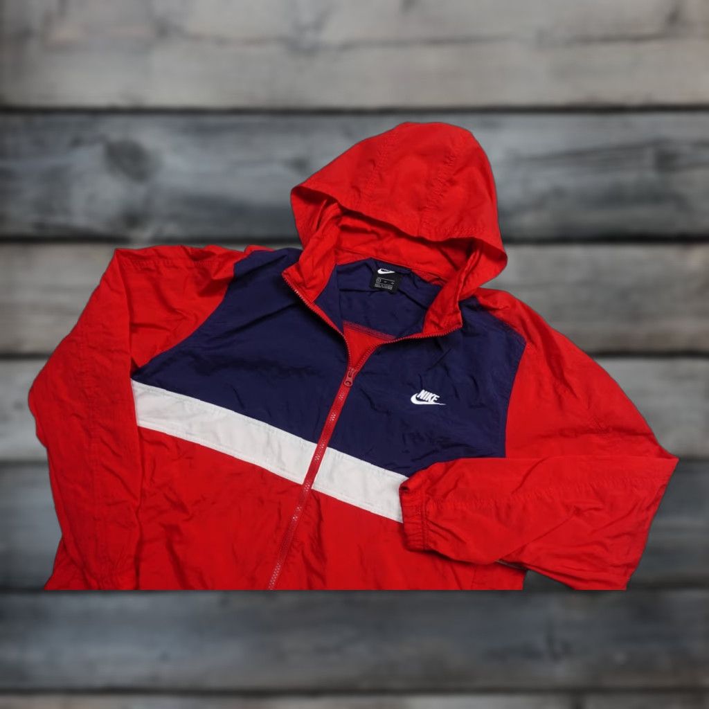 Nike Nike Windbreaker Jacket Mens XL Red Packable Lightweight Hooded Windbreaker Nike Jacket XL Mens Red Size US XL / EU 56 / 4 - 1 Thumbnail