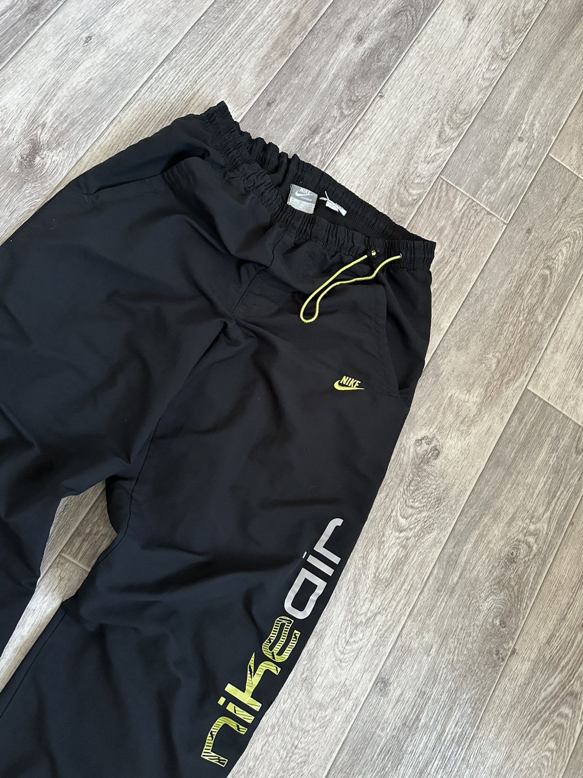 Nike × Vintage Nike Vintage 00s Air Max Drill Y2K Nylon Baggy Pants S size Size US 31 - 2 Thumbnail
