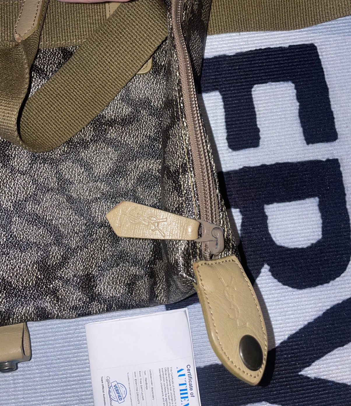 Yves Saint Laurent Yves Saint Laurent Giraffe Pattern Leather Boston Bag Size ONE SIZE - 5 Thumbnail