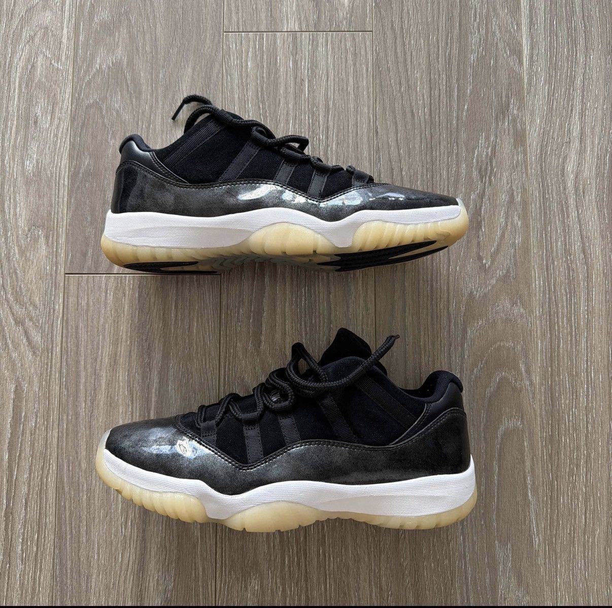 Jordan Brand Jordan 11 Low Retro Barons Size US 11 / EU 44 - 1 Thumbnail