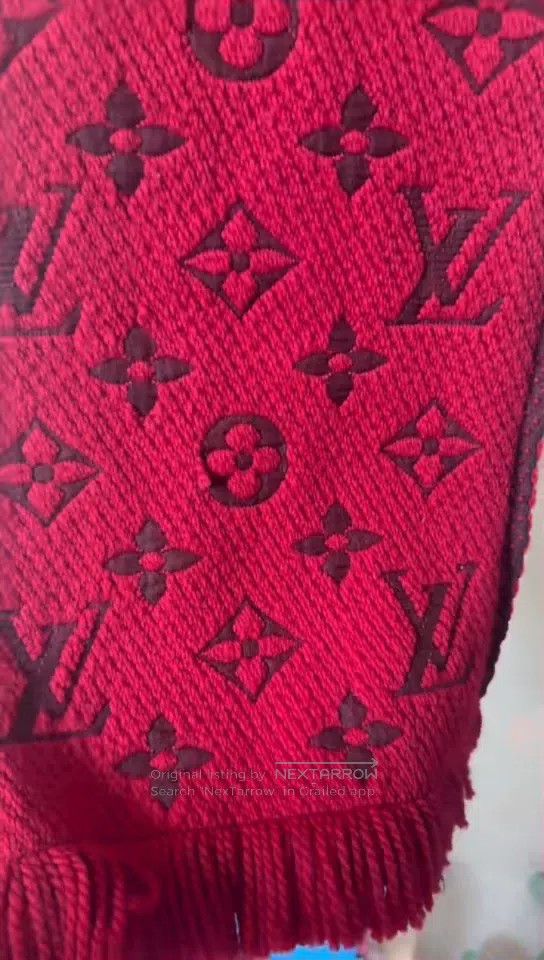 Louis Vuitton Louis Vuitton Fully printed double-sided red scarf Size ONE SIZE - 1 Thumbnail