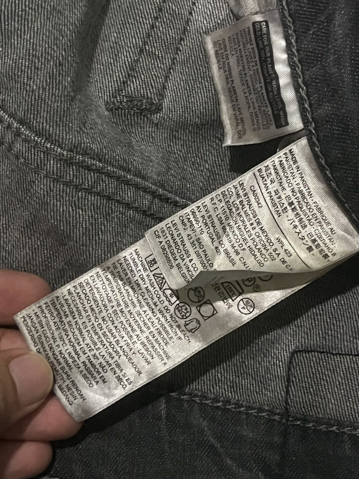 Levi's × Vintage ⚡️Y2K⚡️Vintage Y2K Levi’s 569 Black Faded Washed Grunge Jeans Size US 34 / EU 50 - 19 Thumbnail