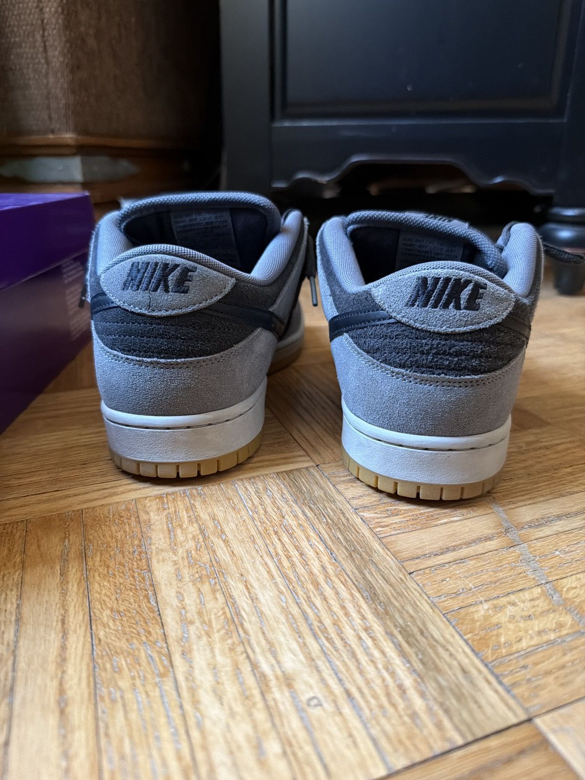 Nike SB Nike SB Dunk Low Dark Smoke Grey Size US 10.5 / EU 43-44 - 6 Thumbnail