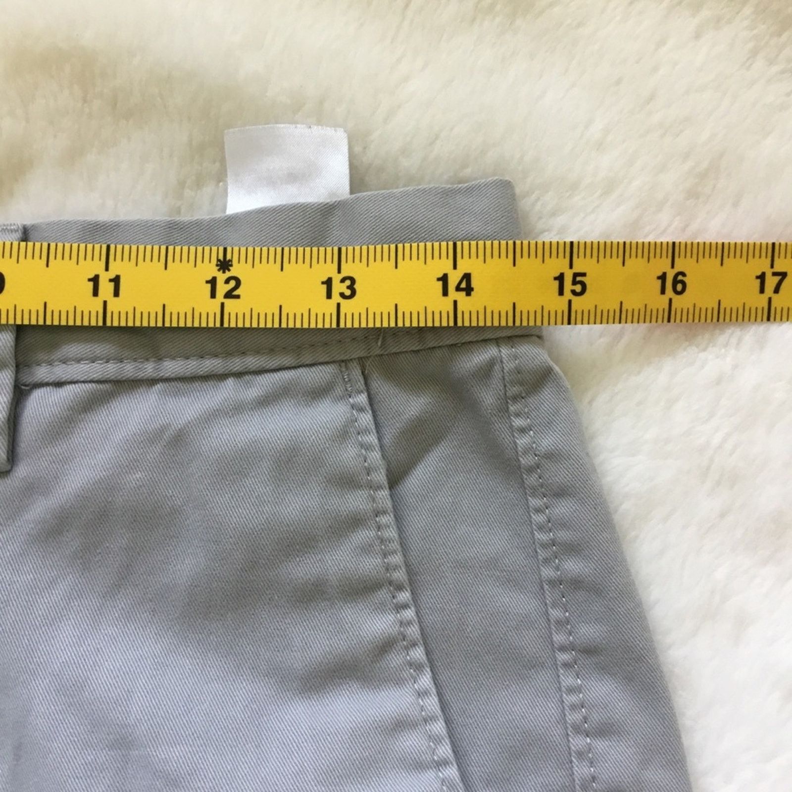 Banana Republic Banana Republic Men's Light Gray Aiden Chino Shorts Size US 28 / EU 44 - 6 Thumbnail
