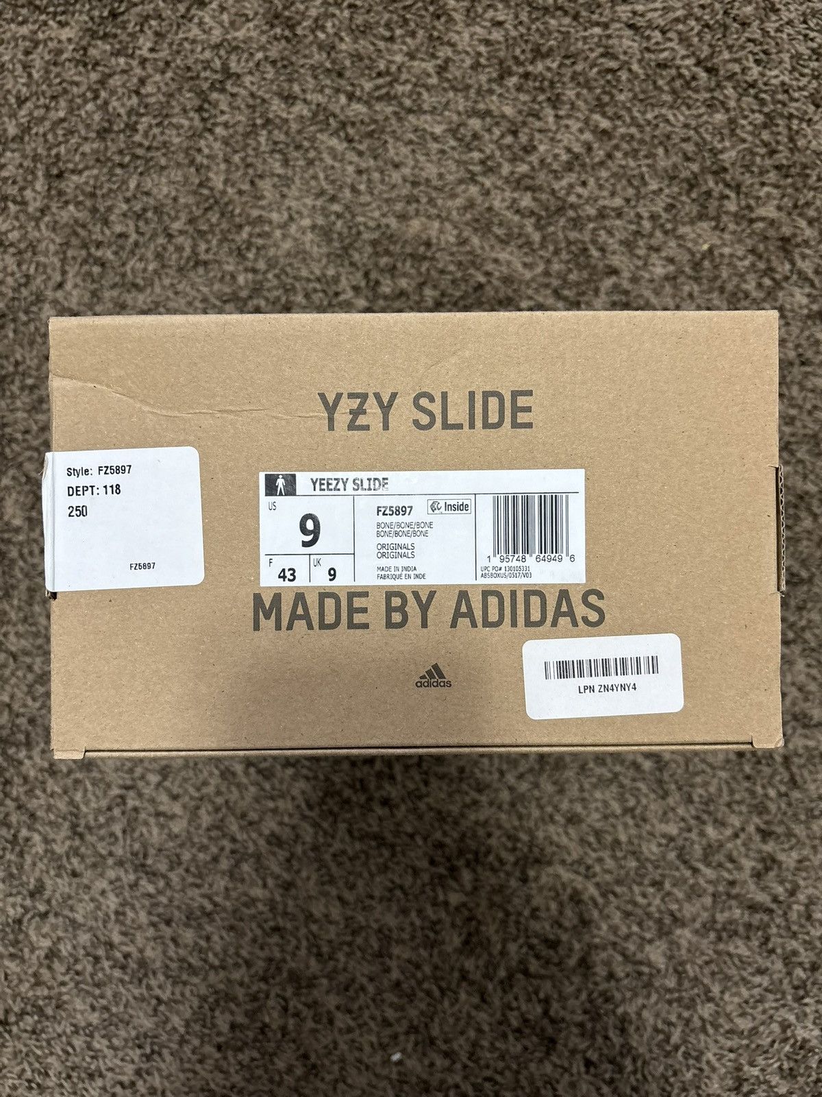 Yeezy Adidas Yeezy Slide Bone 2022/23 Restock Pair Size 9 Size US 9 / EU 42 - 6 Thumbnail