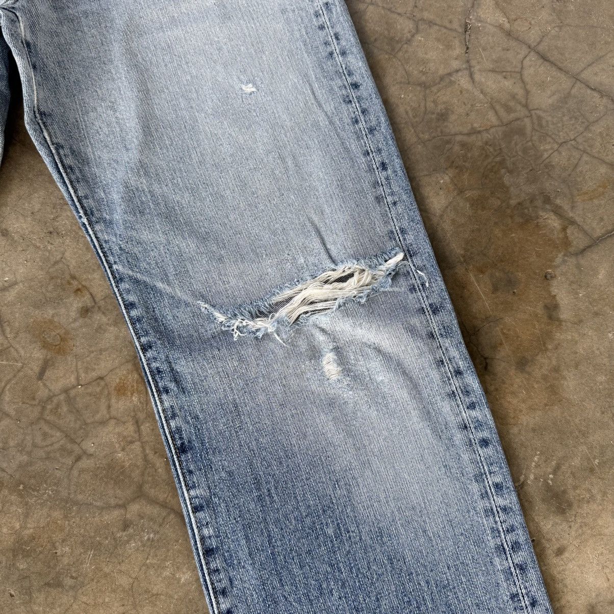 Japanese Brand W30x32 Vintage Japanese Faded Blue Ripped Denim Jean Size US 30 / EU 46 - 5 Thumbnail